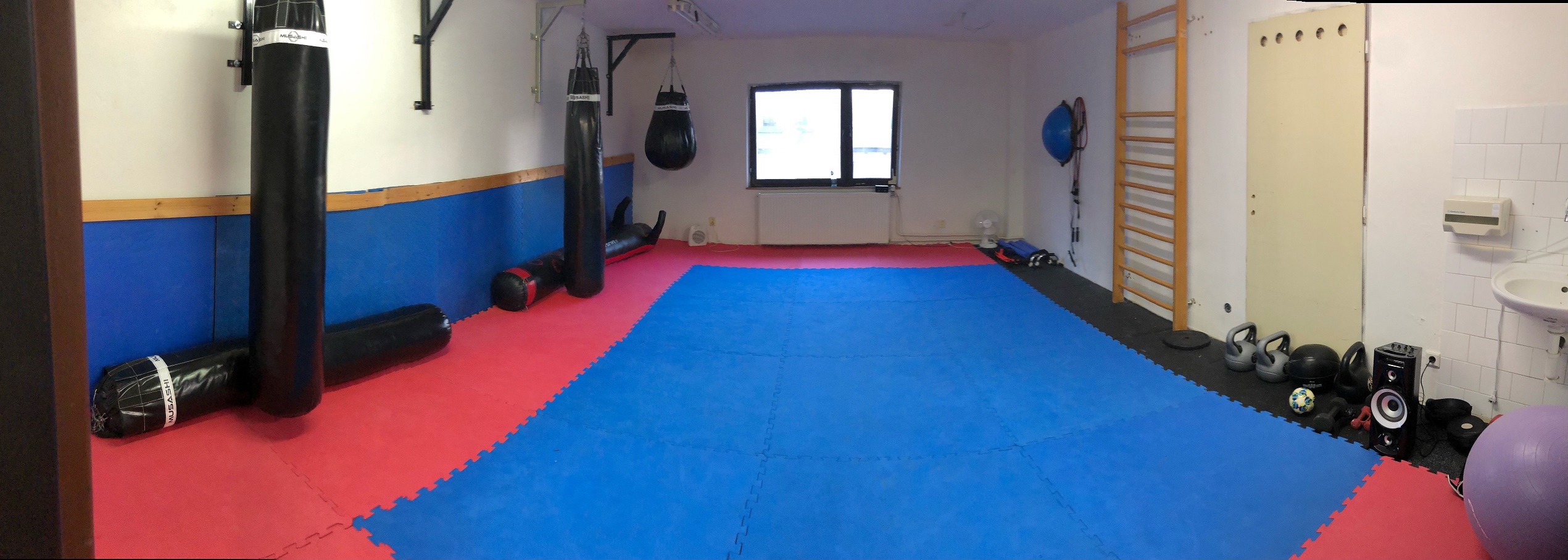 Posilovna Ganbare foto 4