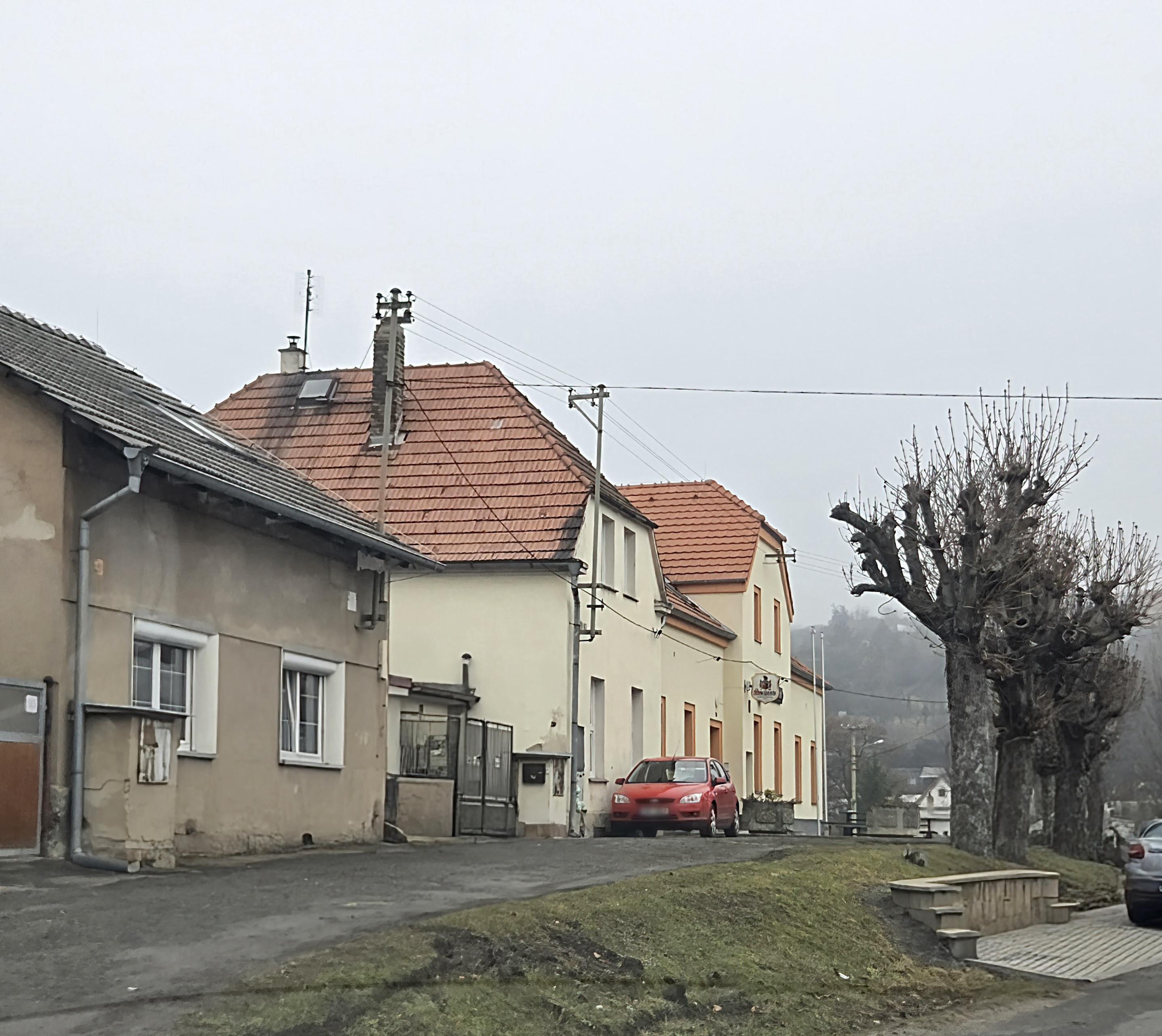 Jenčice - obecní úřad foto 5