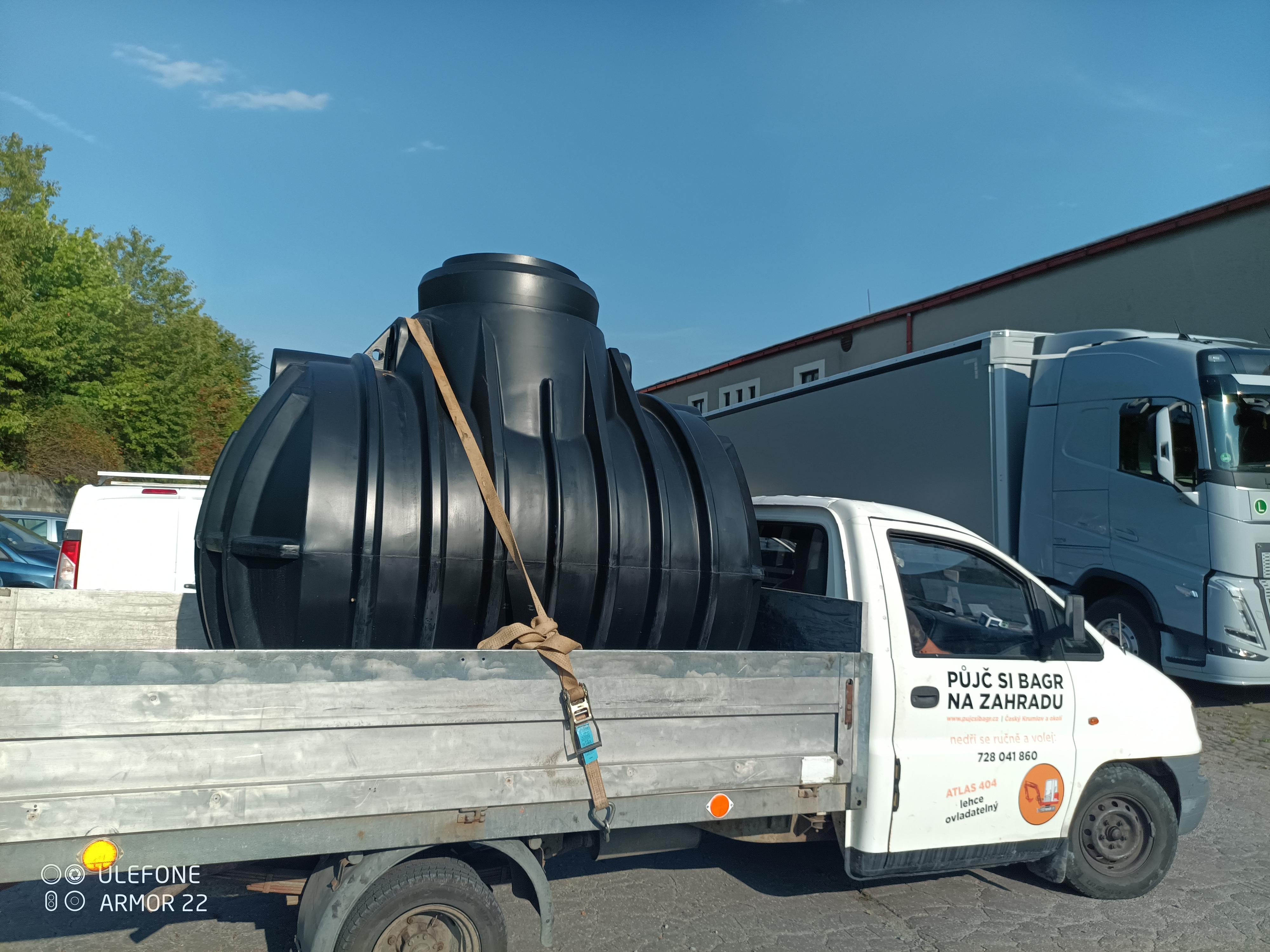 Půjč si bagr na zahradu foto 4