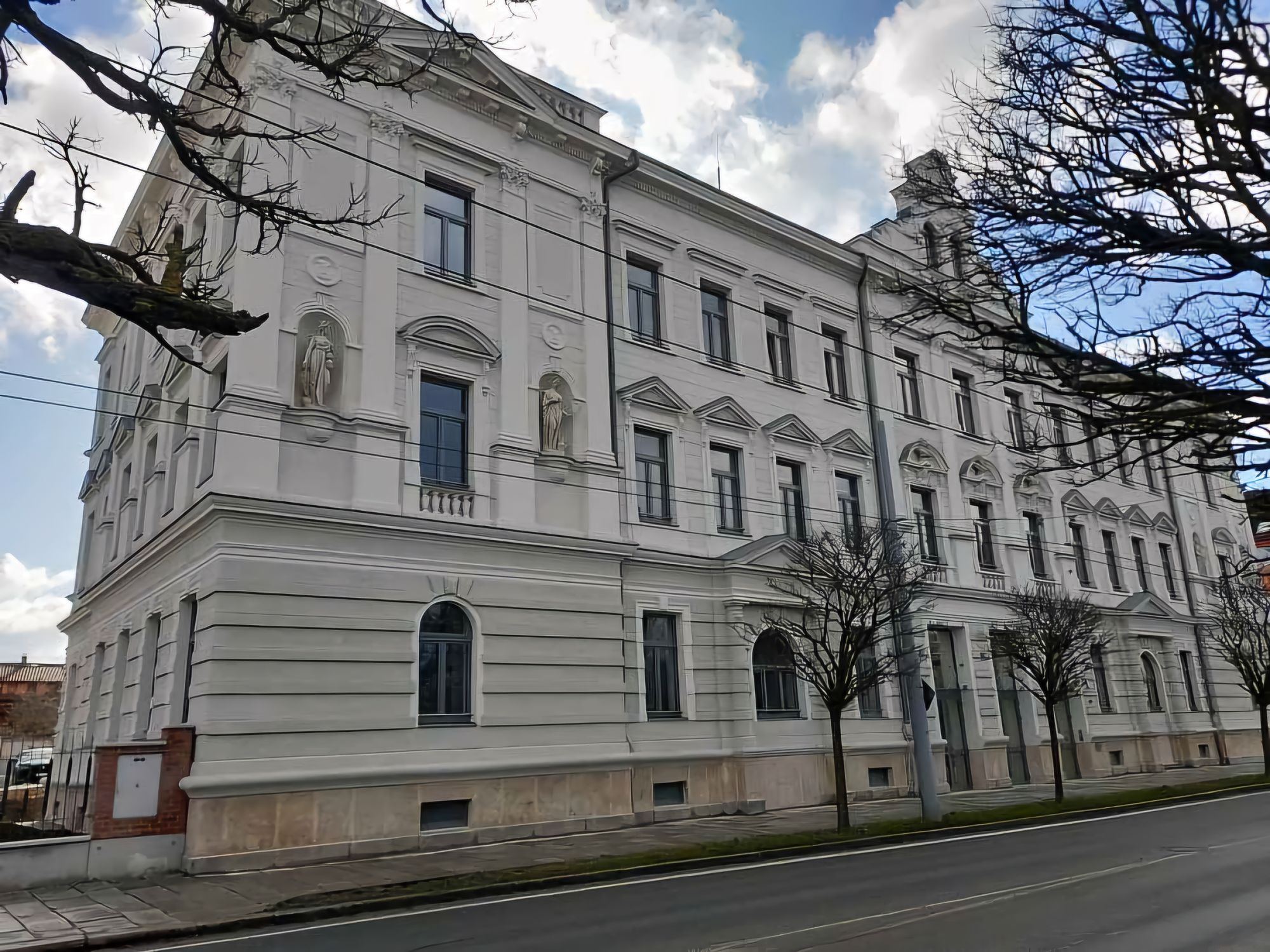 Úřad městského obvodu Plzeň 4 foto 4