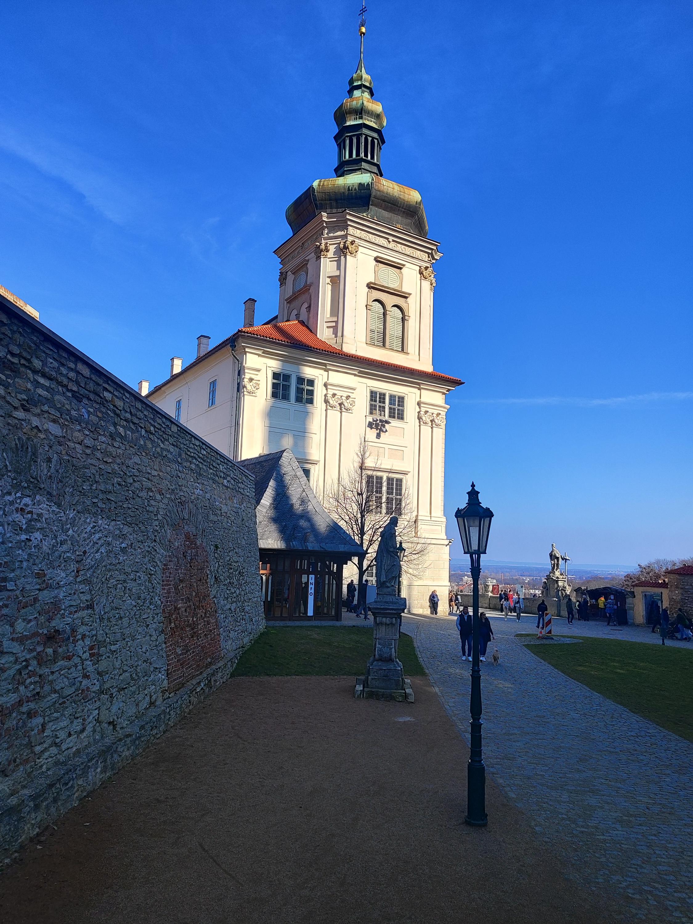 Infocentrum u chrámu svaté Barbory foto 2