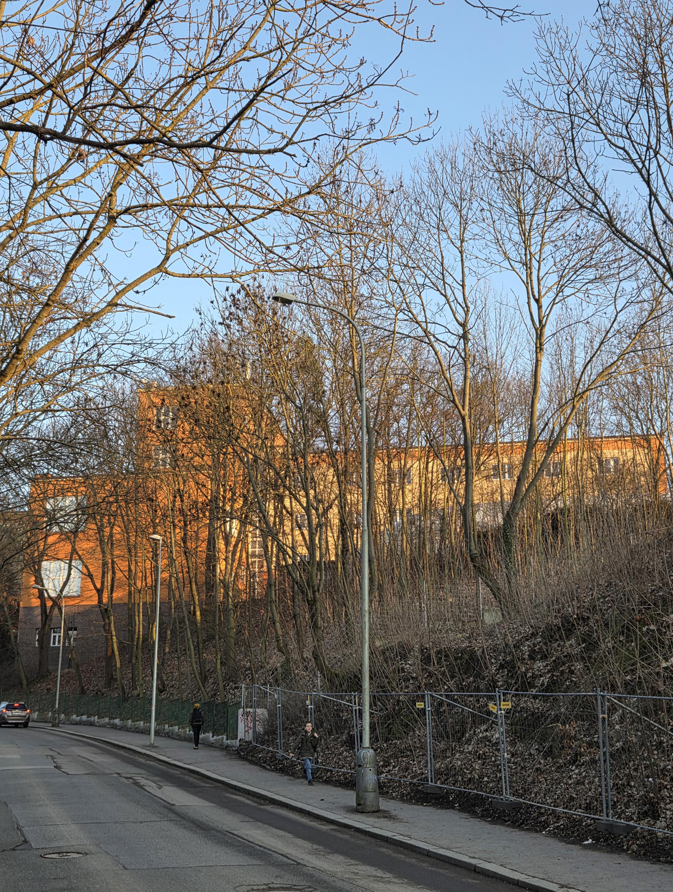 Gymnázium Praha 5, Nad Kavalírkou foto 3