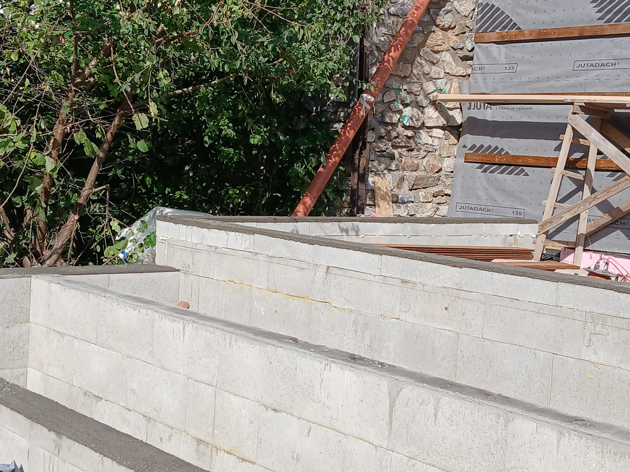 Půjč si bagr na zahradu foto 2