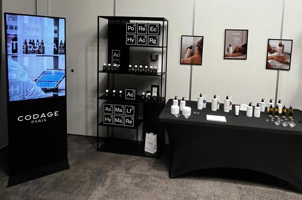 Pronájem digitálního totemu s monitorem Samsung