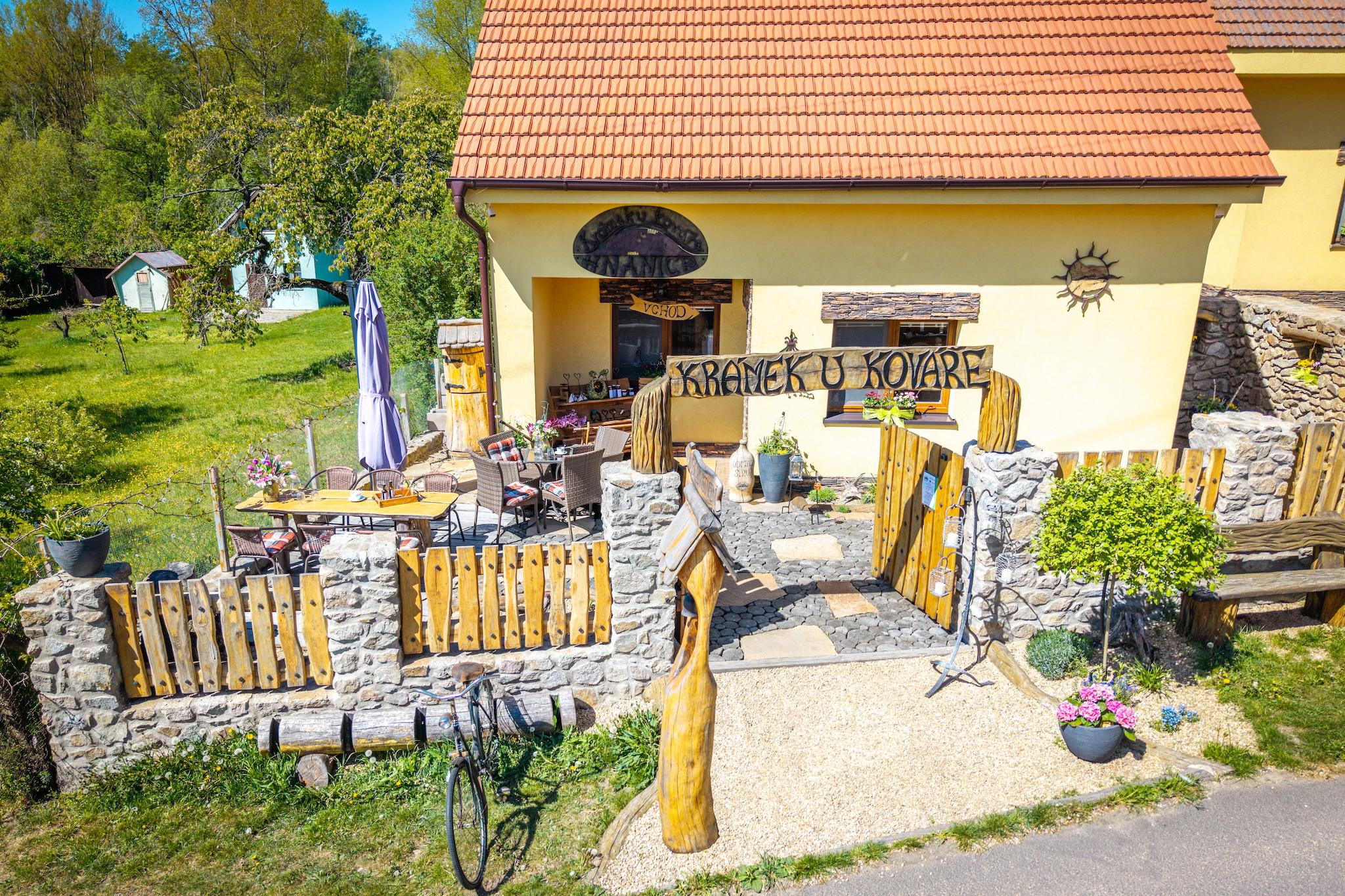 Krámek u kováře Hnanice