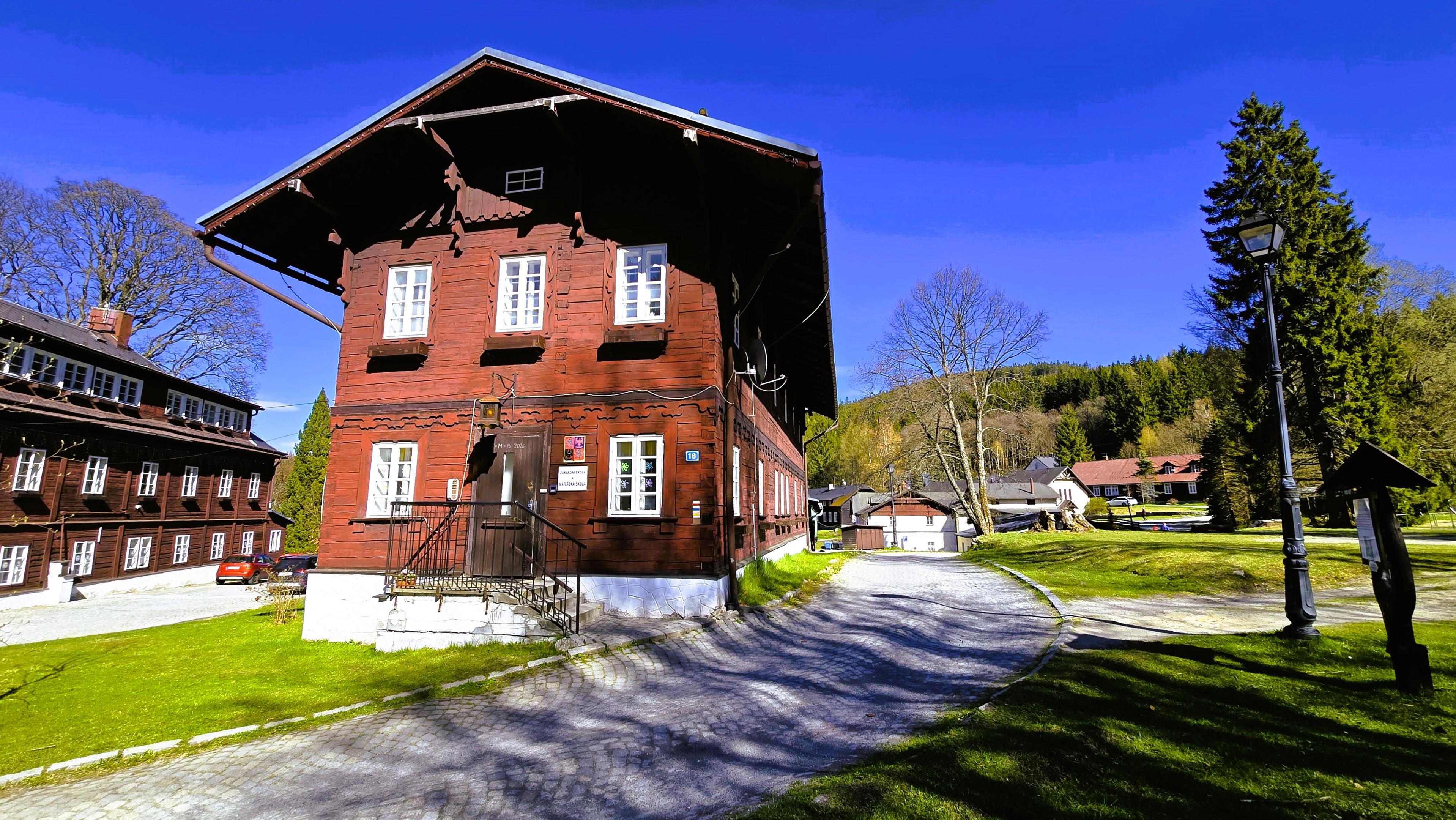ZŠ a MŠ Karlova Studánka foto 2