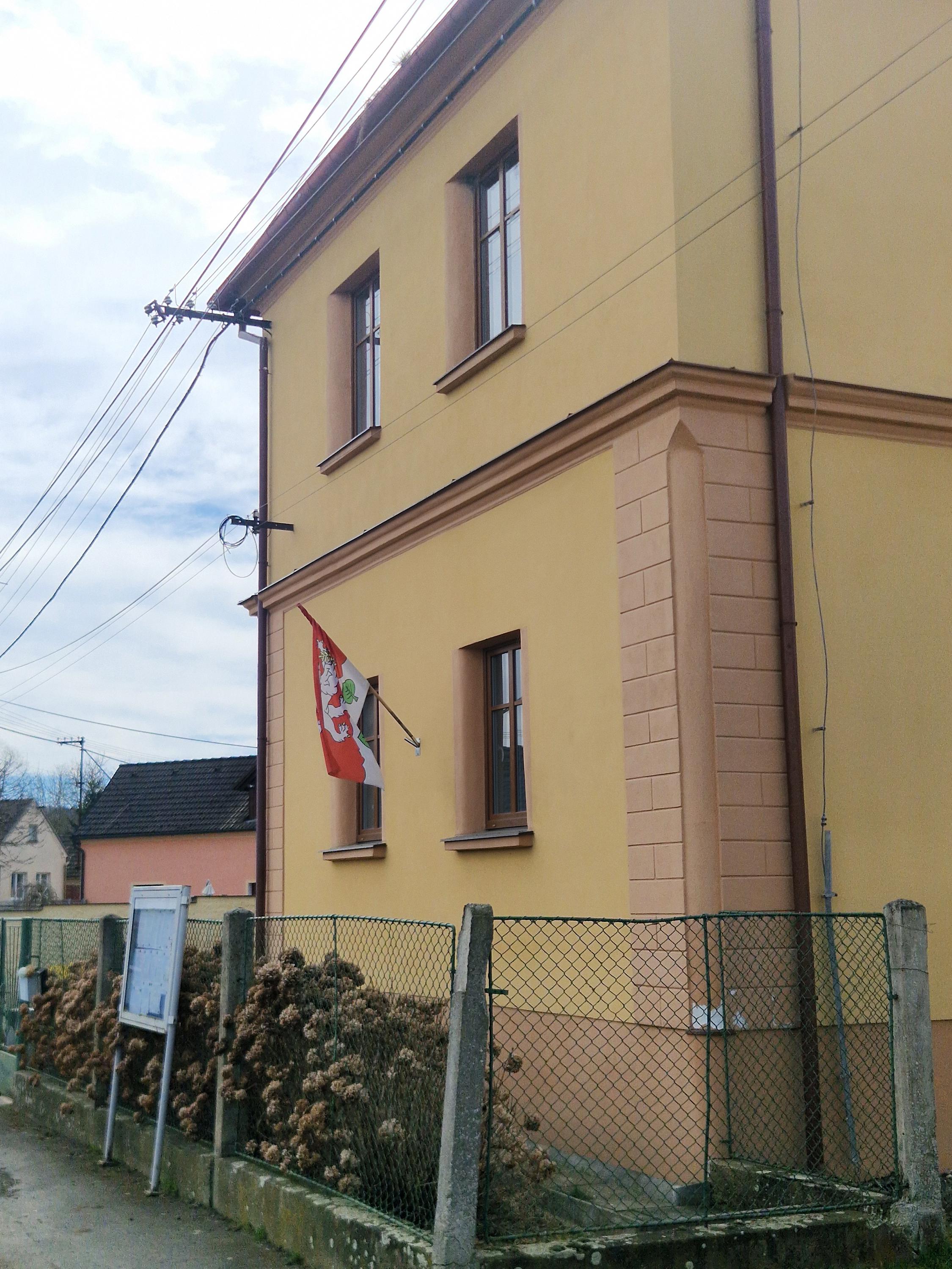 Srbice - obecní úřad foto 2
