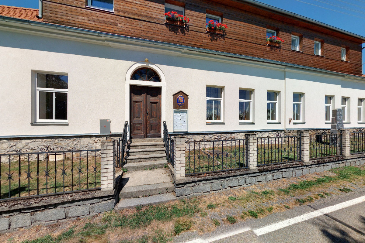 Hoslovice - obecní úřad foto 3
