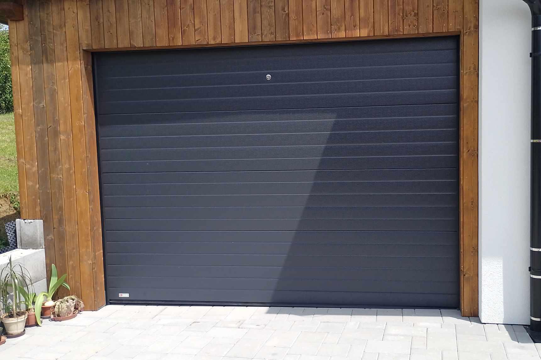 Rolovací i sekční garážová vrata