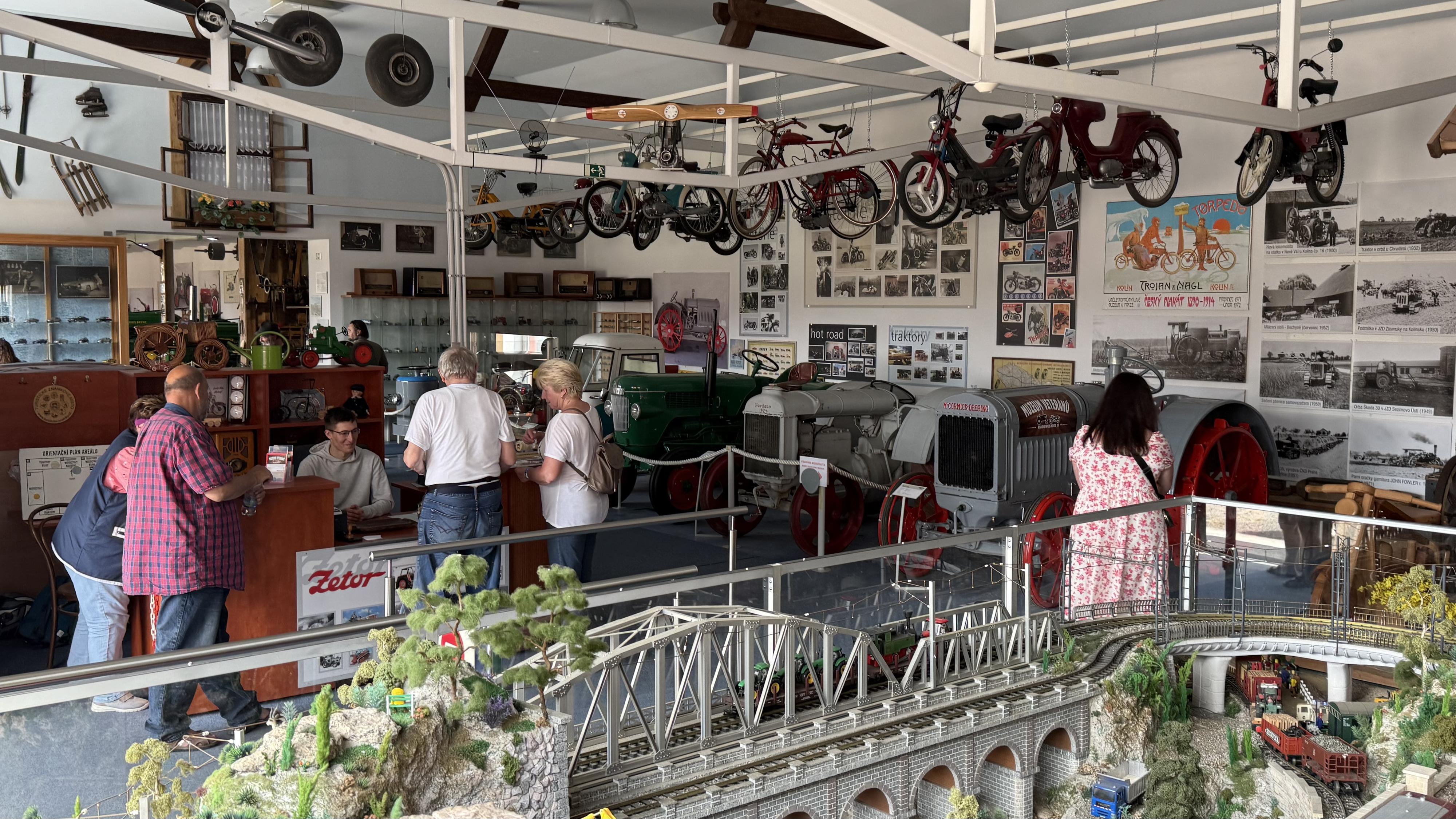 Veterán muzeum motocyklů a traktorů Radovesnice II foto 3