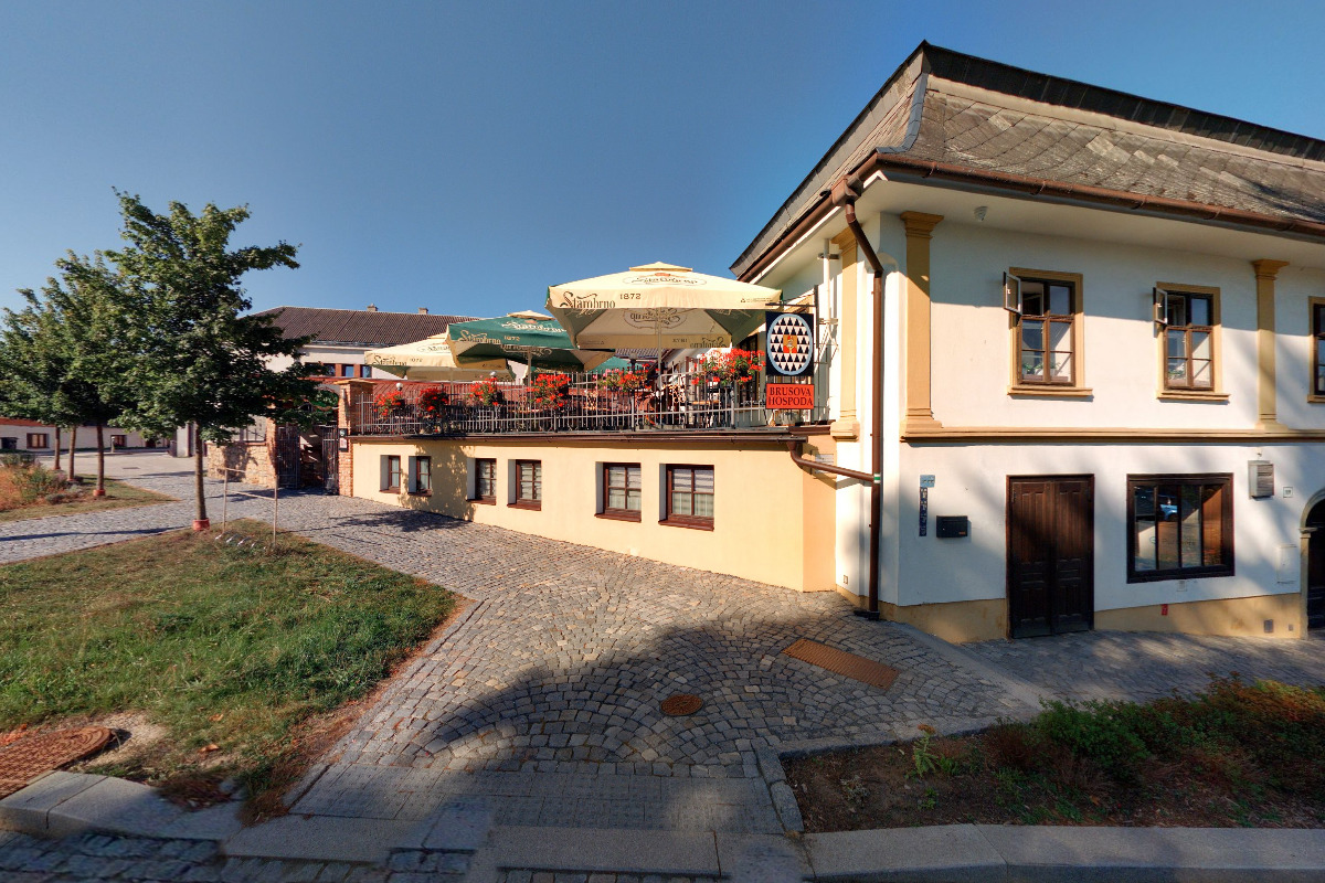 Kafe a kvítí Pod Listem