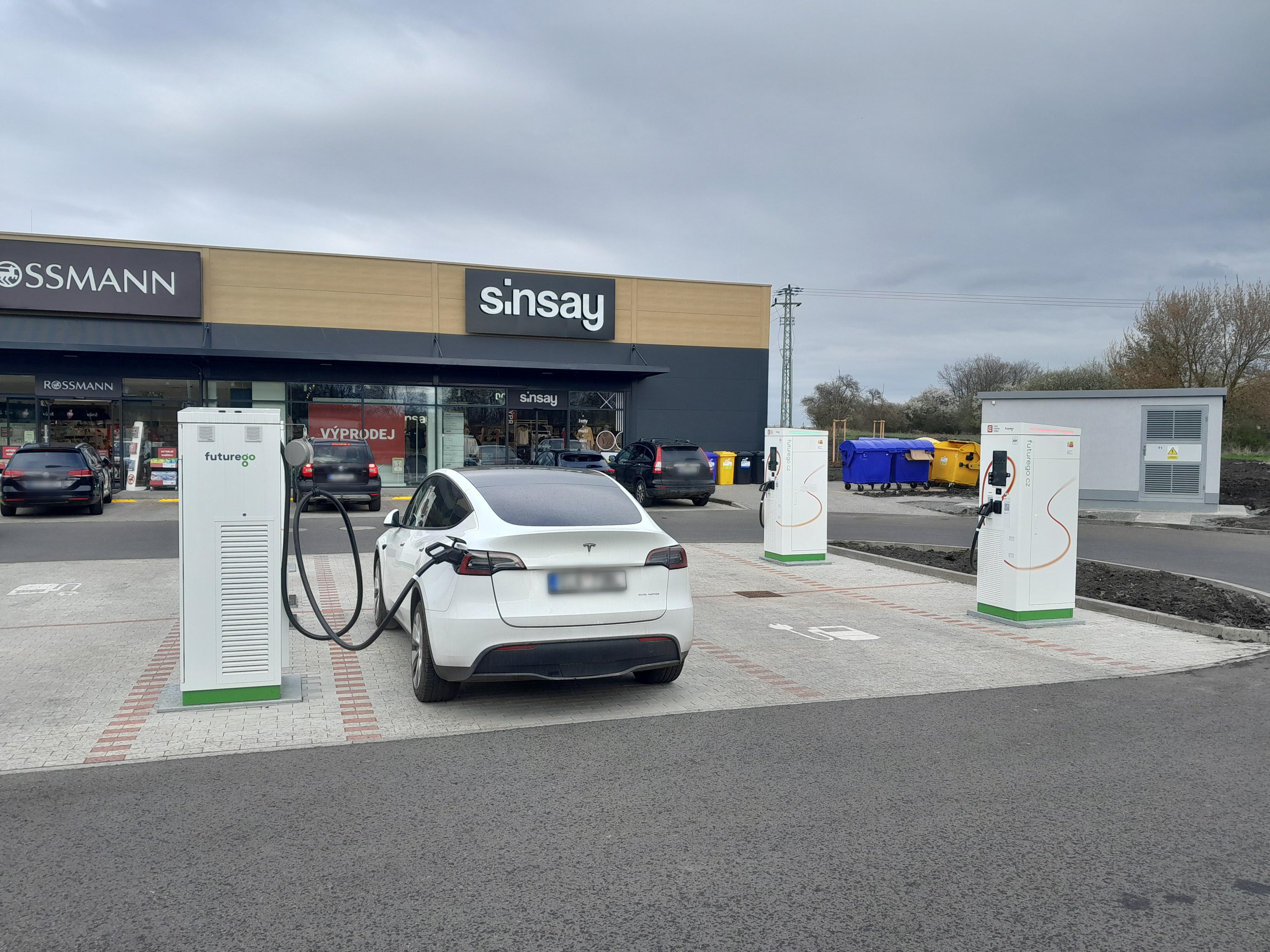 Dobíjecí stanice ČEZ