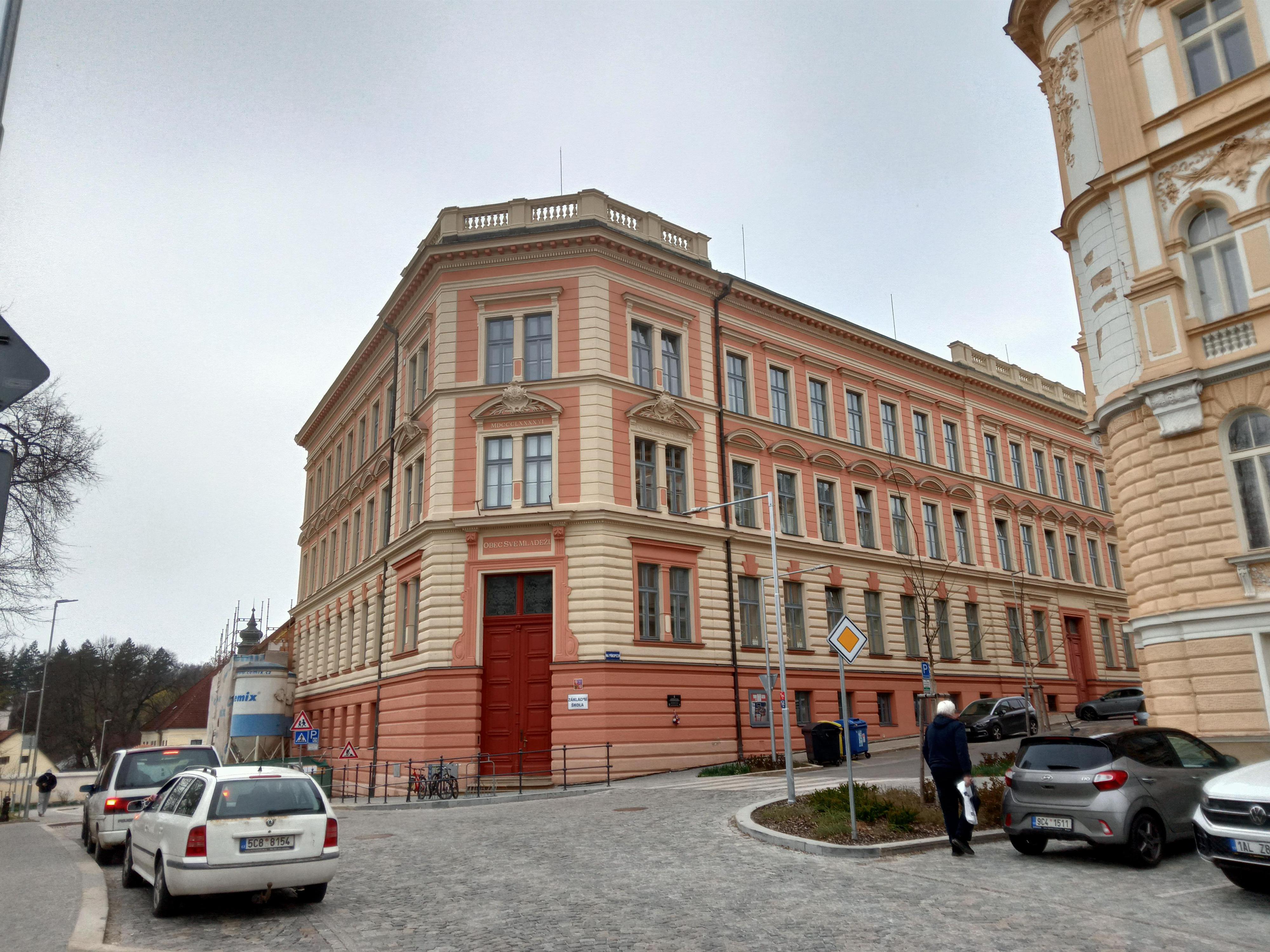 ZŠ Jindřichův Hradec, Janderova foto 5