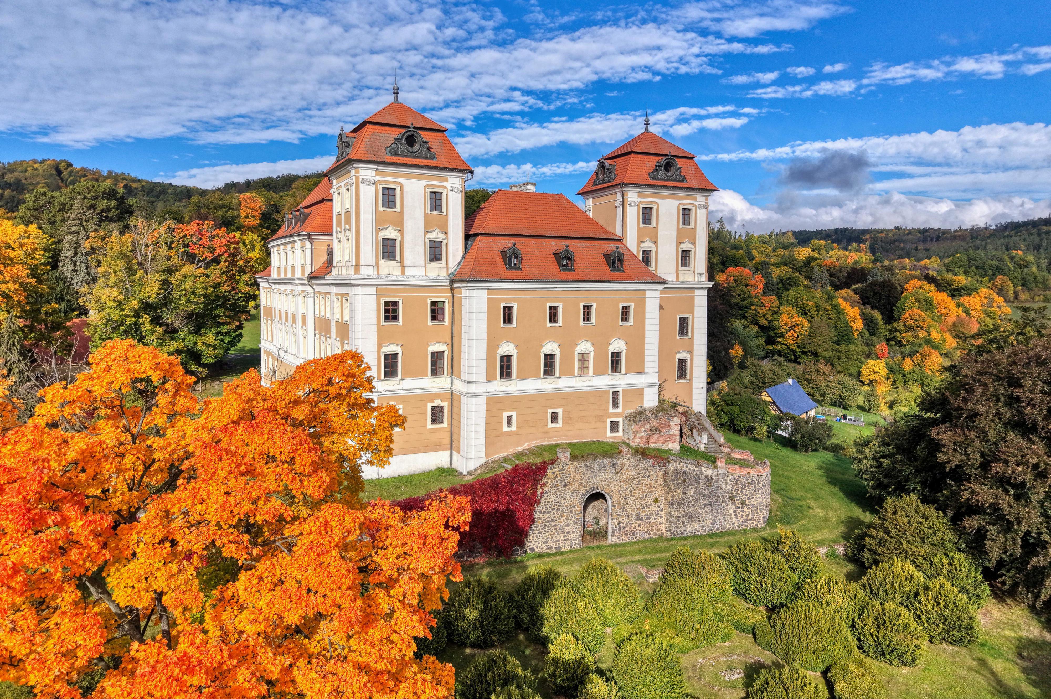 Státní zámek Valeč