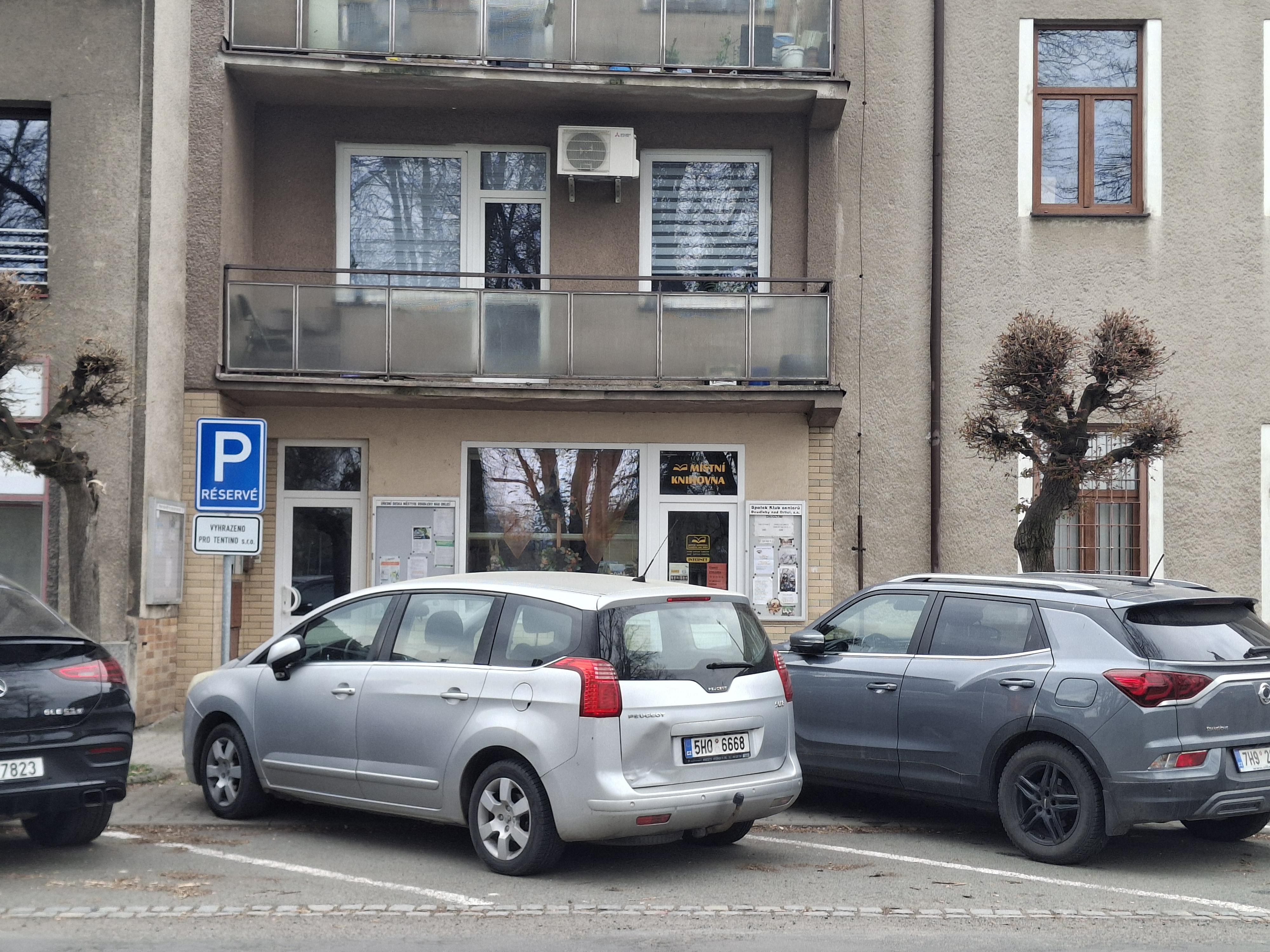 Místní knihovna Doudleby nad Orlicí foto 3