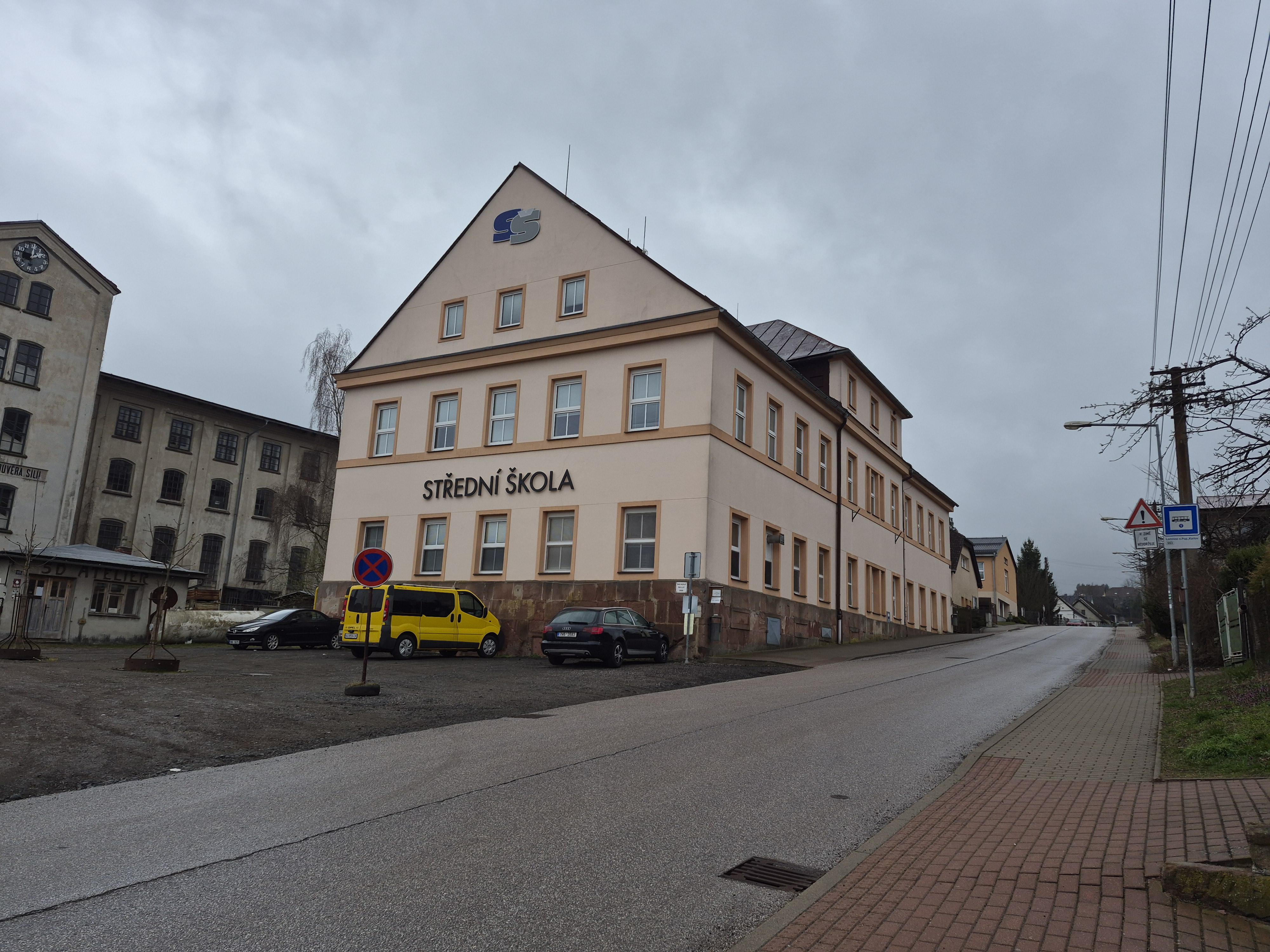 Střední škola, Lomnice nad Popelkou , Antala Staška 213 foto 3