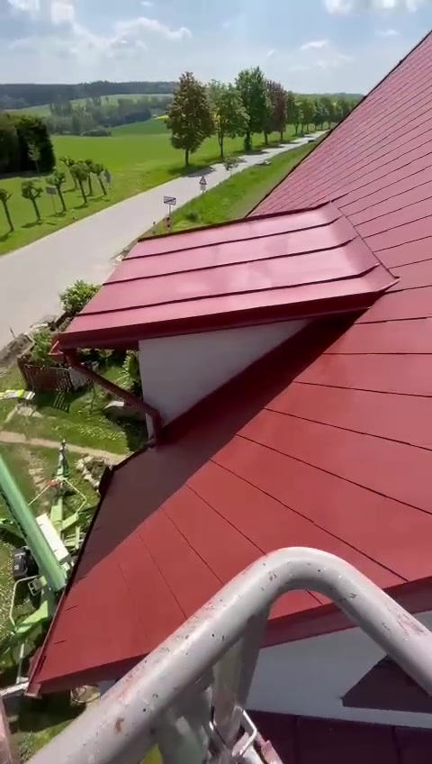 Vojtěch Javorský - Nátěry fasád foto 2 (náhled videa)