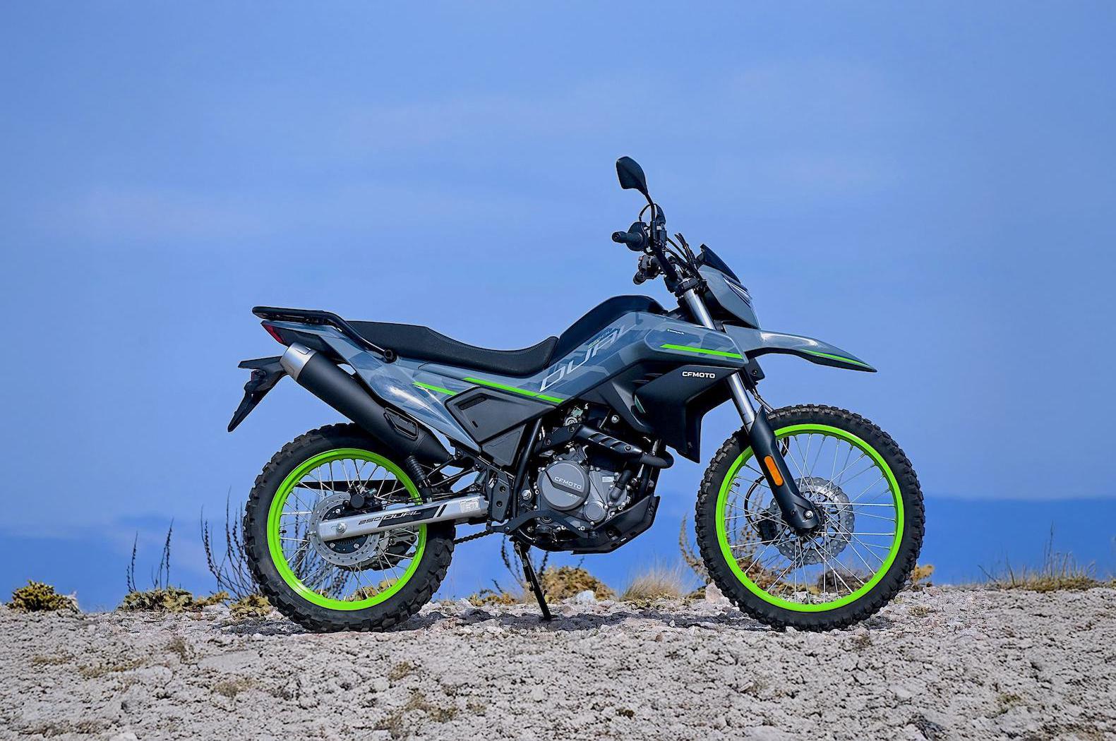 NOVINKA CFMOTO 250 DUAL SPORT