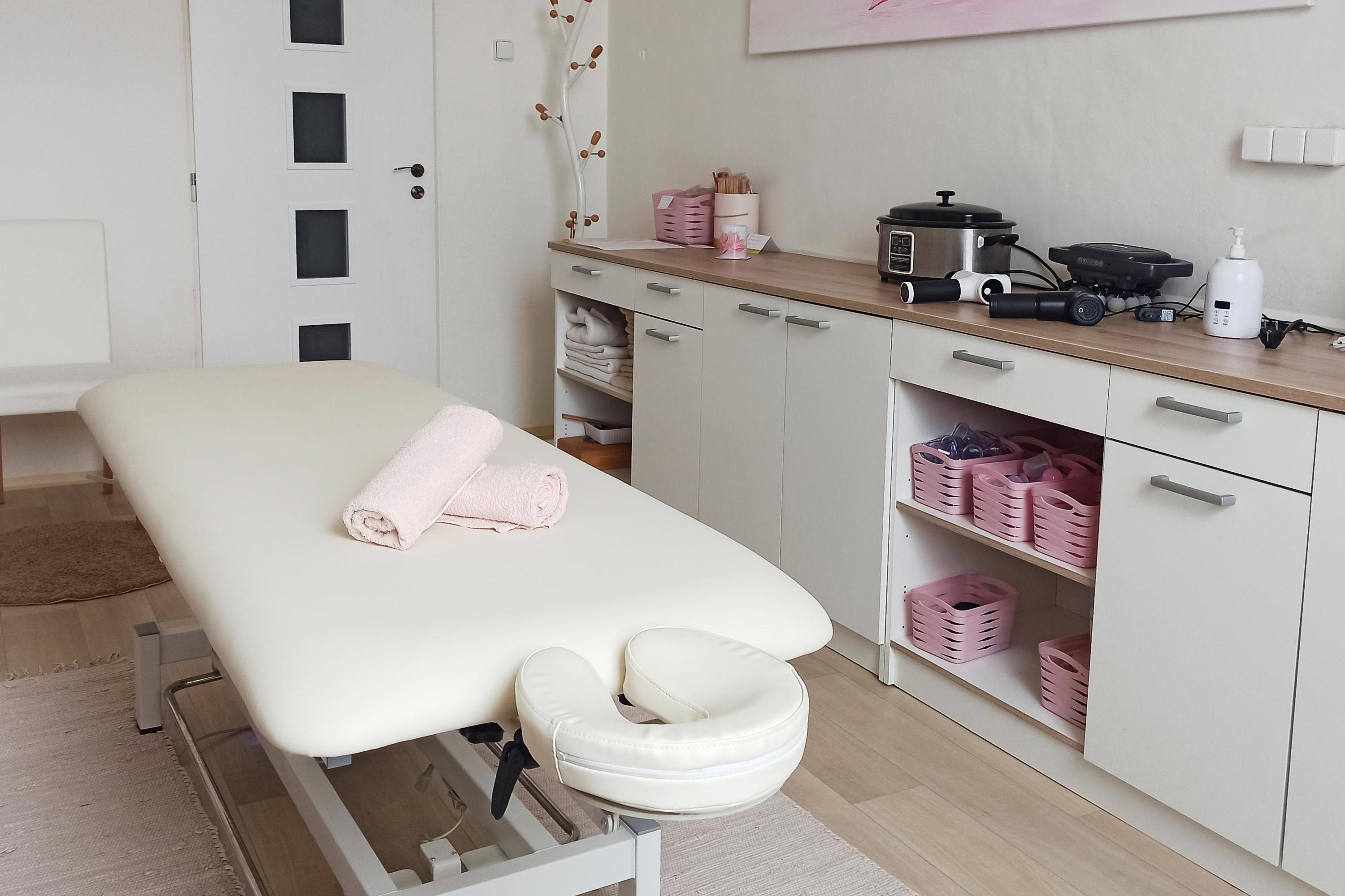 Masáže, terapie, procedury - Dagmar "Daggy" Dévi