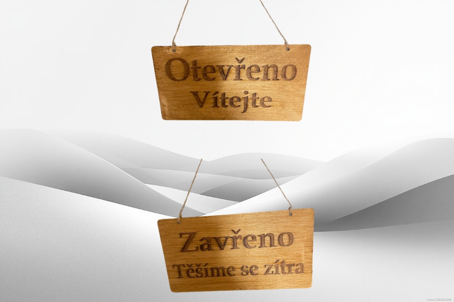Dřevěná cedule OTEVŘENO / ZAVŘENO ošetřena lazurou