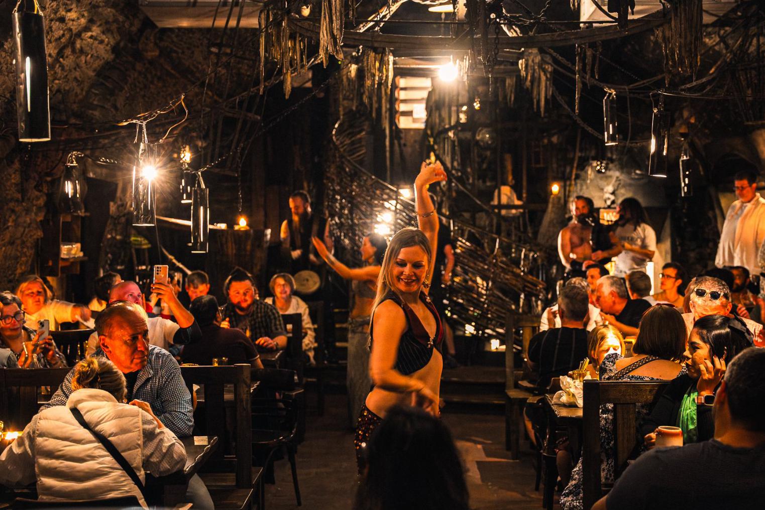 Historická show denně od 16:30 a 20:00