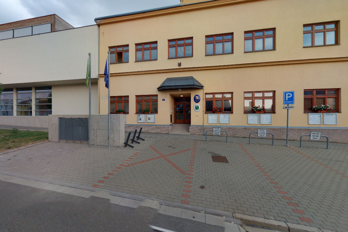 Hrušovany u Brna - obecní úřad foto 4