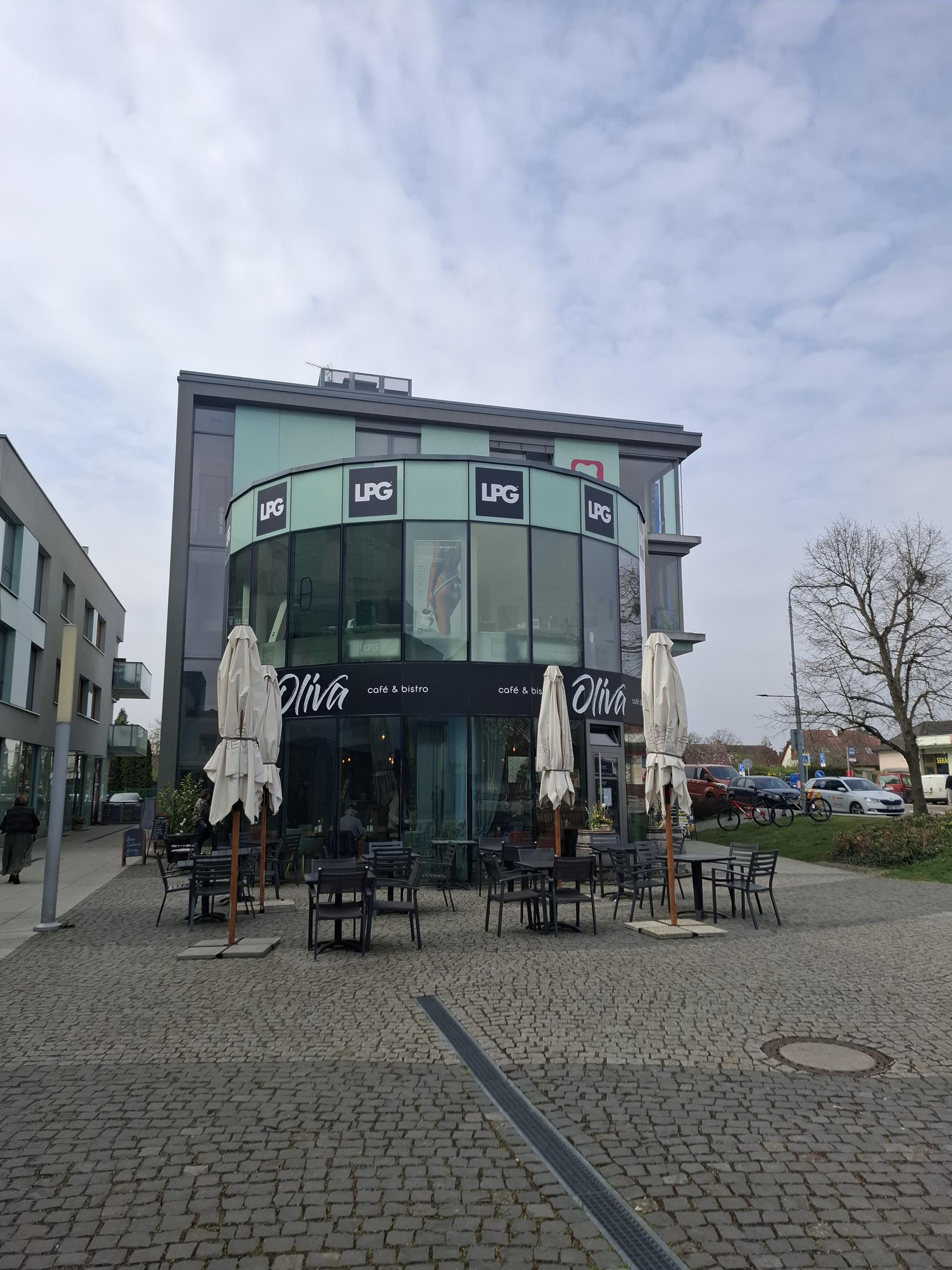 OLIVA CAFE & BISTRO foto 2