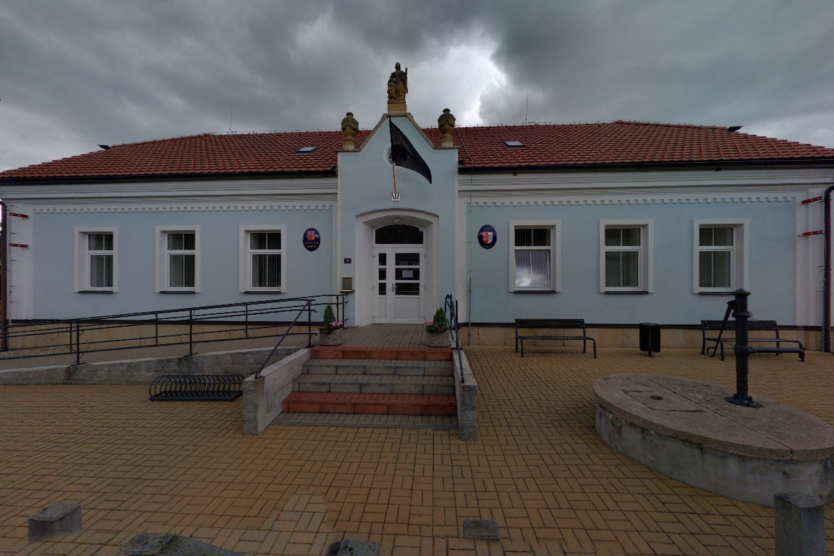 Chmelík - obecní úřad foto 3