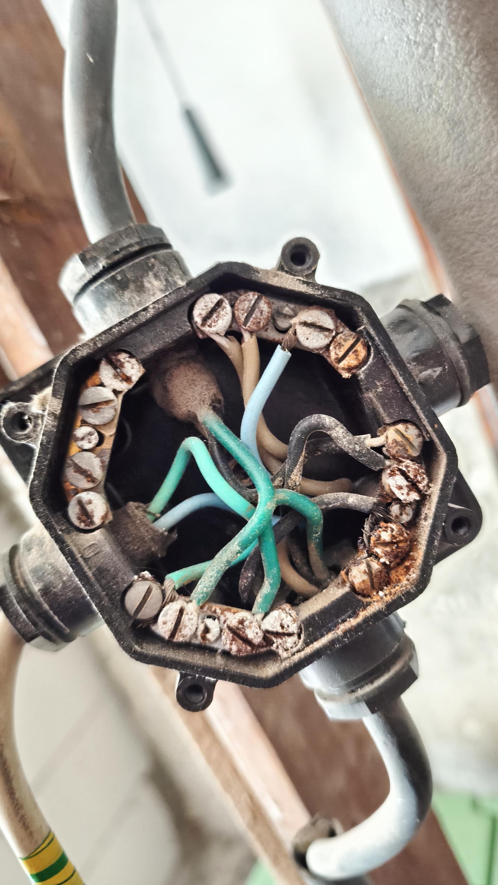 Elektrikar Zlin.cz - Elektroinstalace foto 4