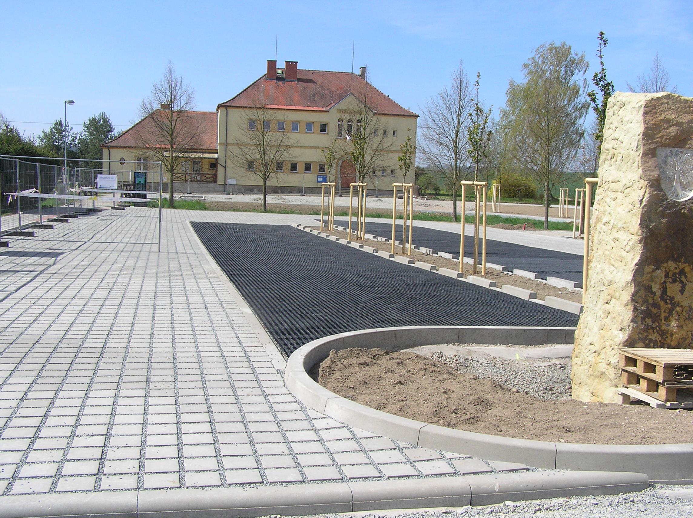 Dubenec - obecní úřad foto 2