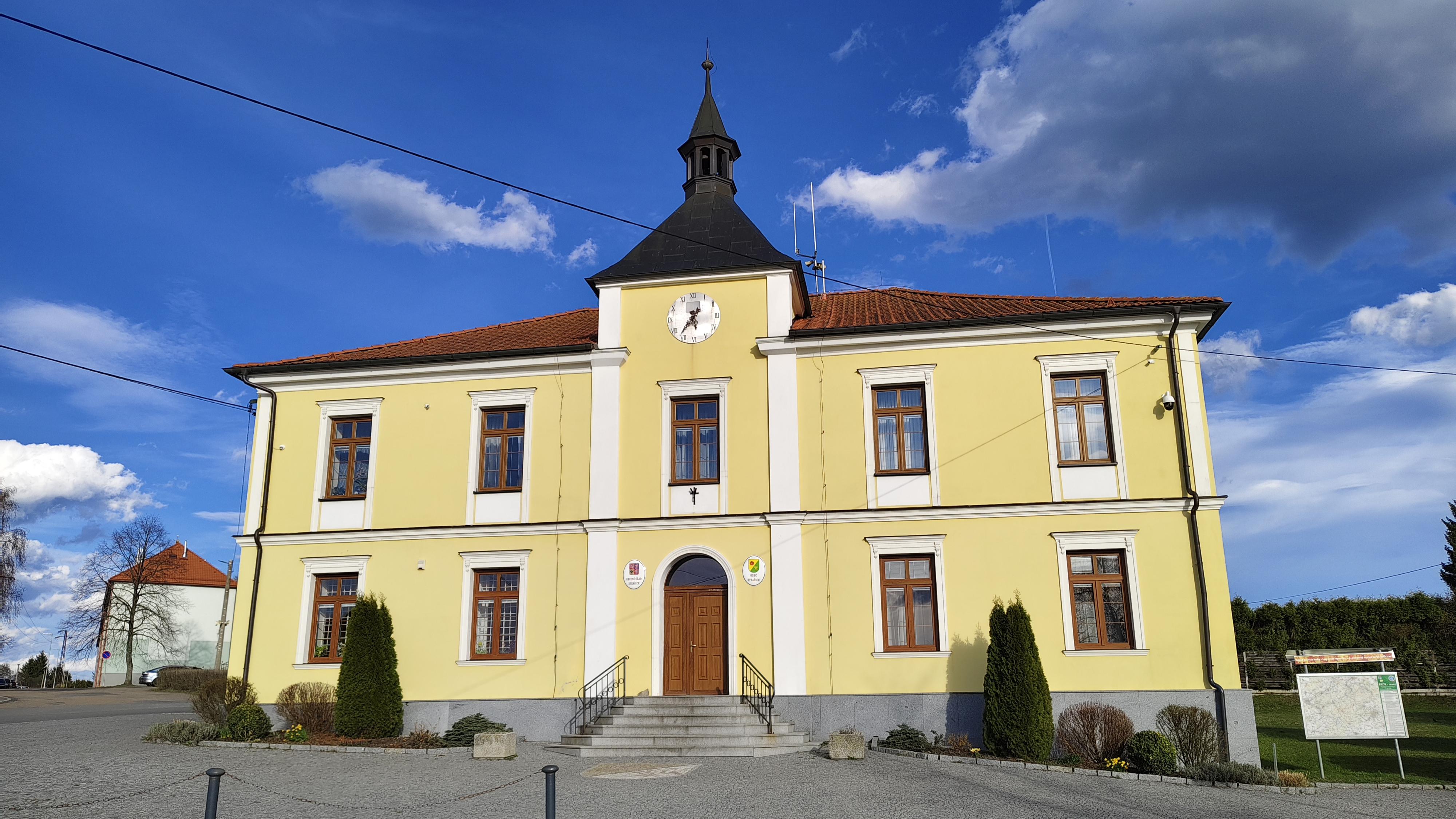 Strašice - obecní úřad foto 2