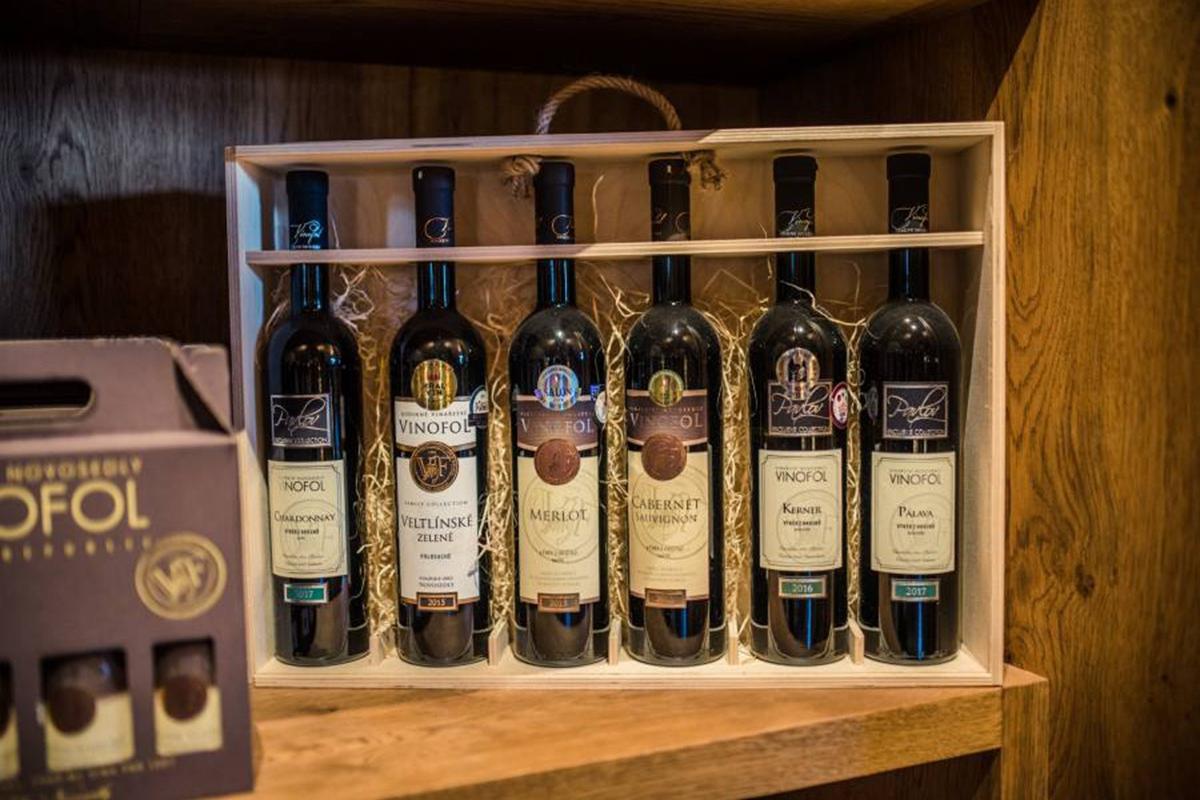 VINOTÉKA VINOFOL