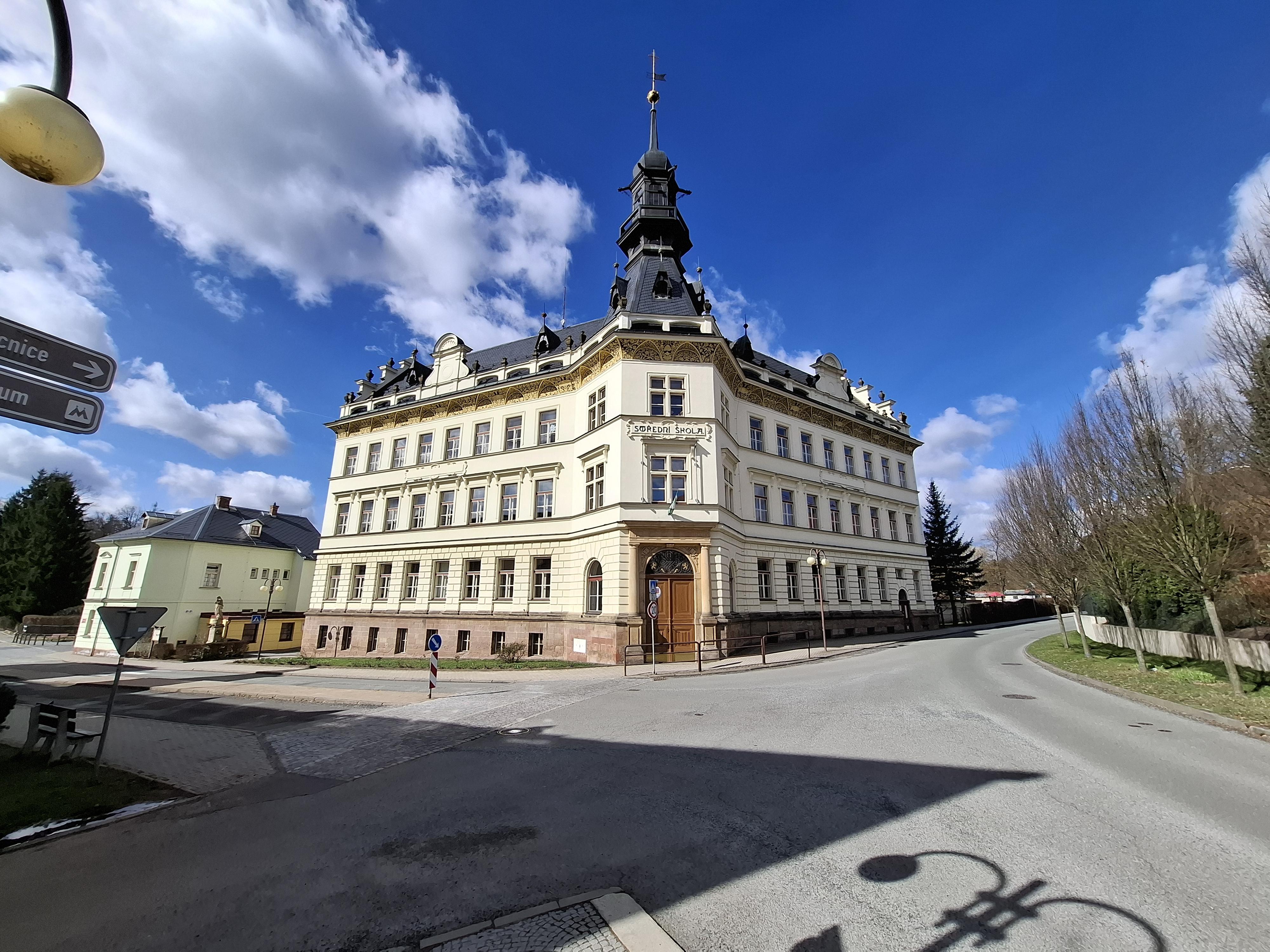 Základní škola Jilemnice, Komenského 288 foto 2