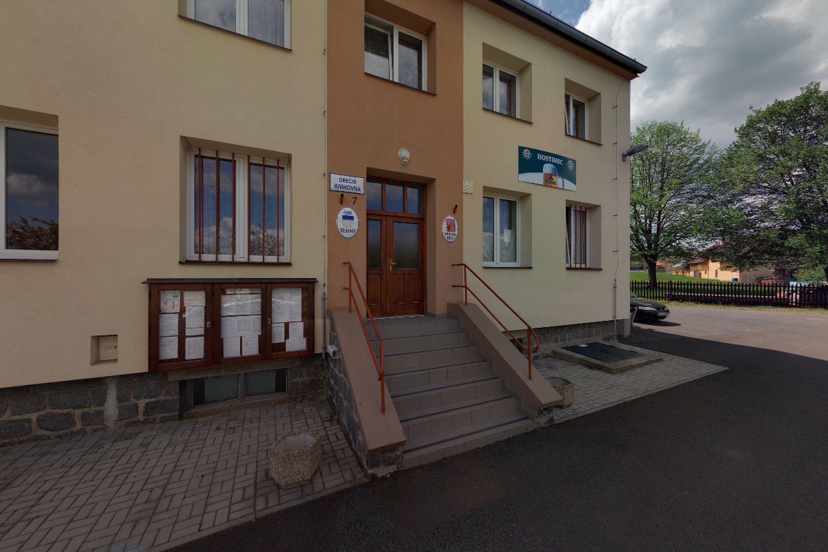 Hrazany  - obecní úřad foto 1
