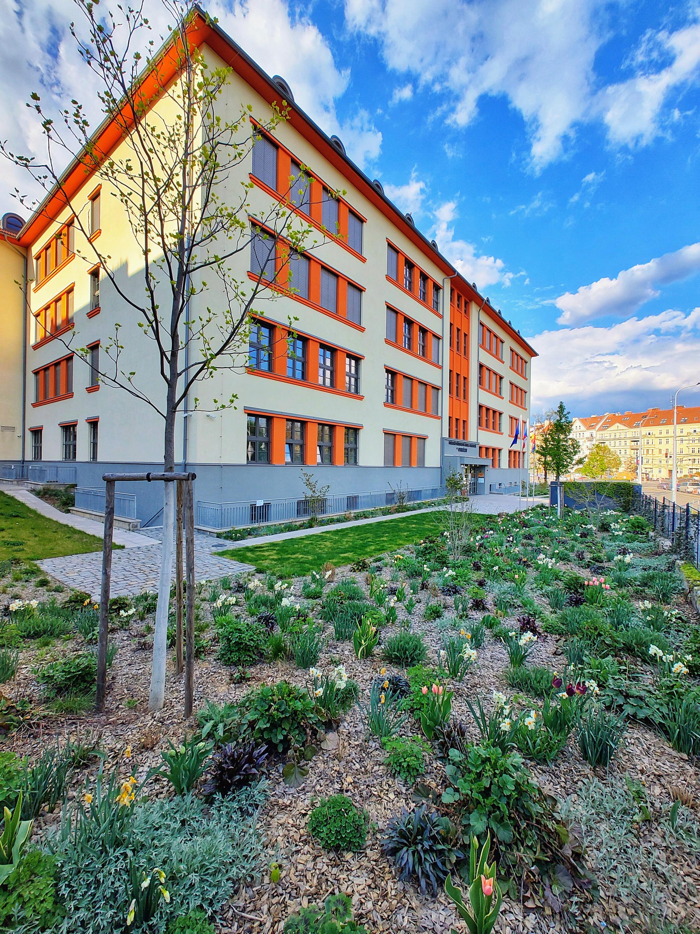 Střední průmyslová škola chemická a gymnázium Brno, Vranovská foto 2