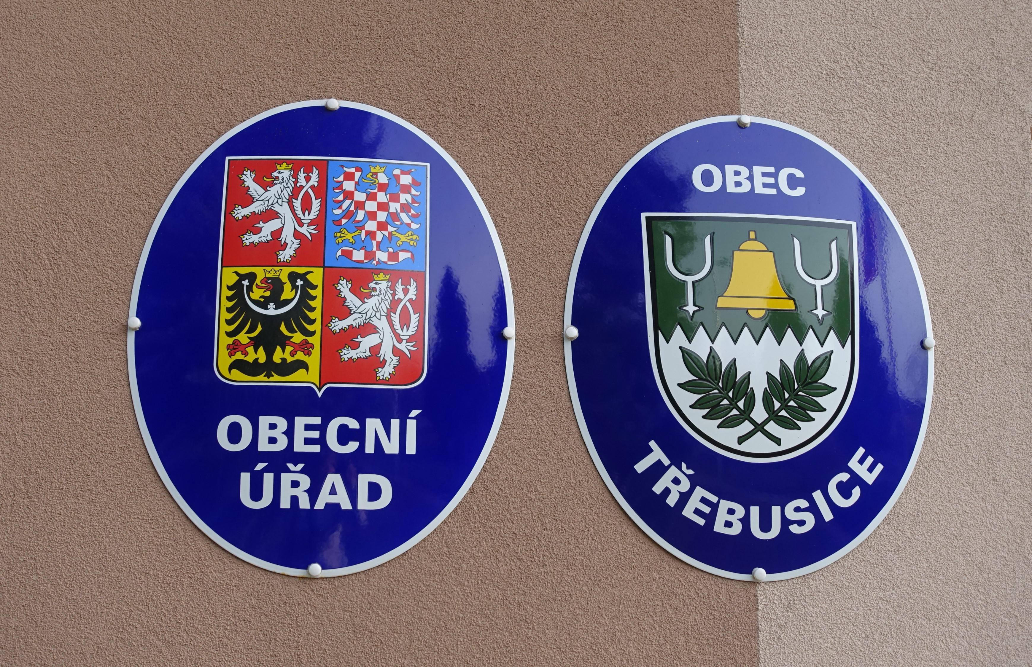 Třebusice - obecní úřad foto 2