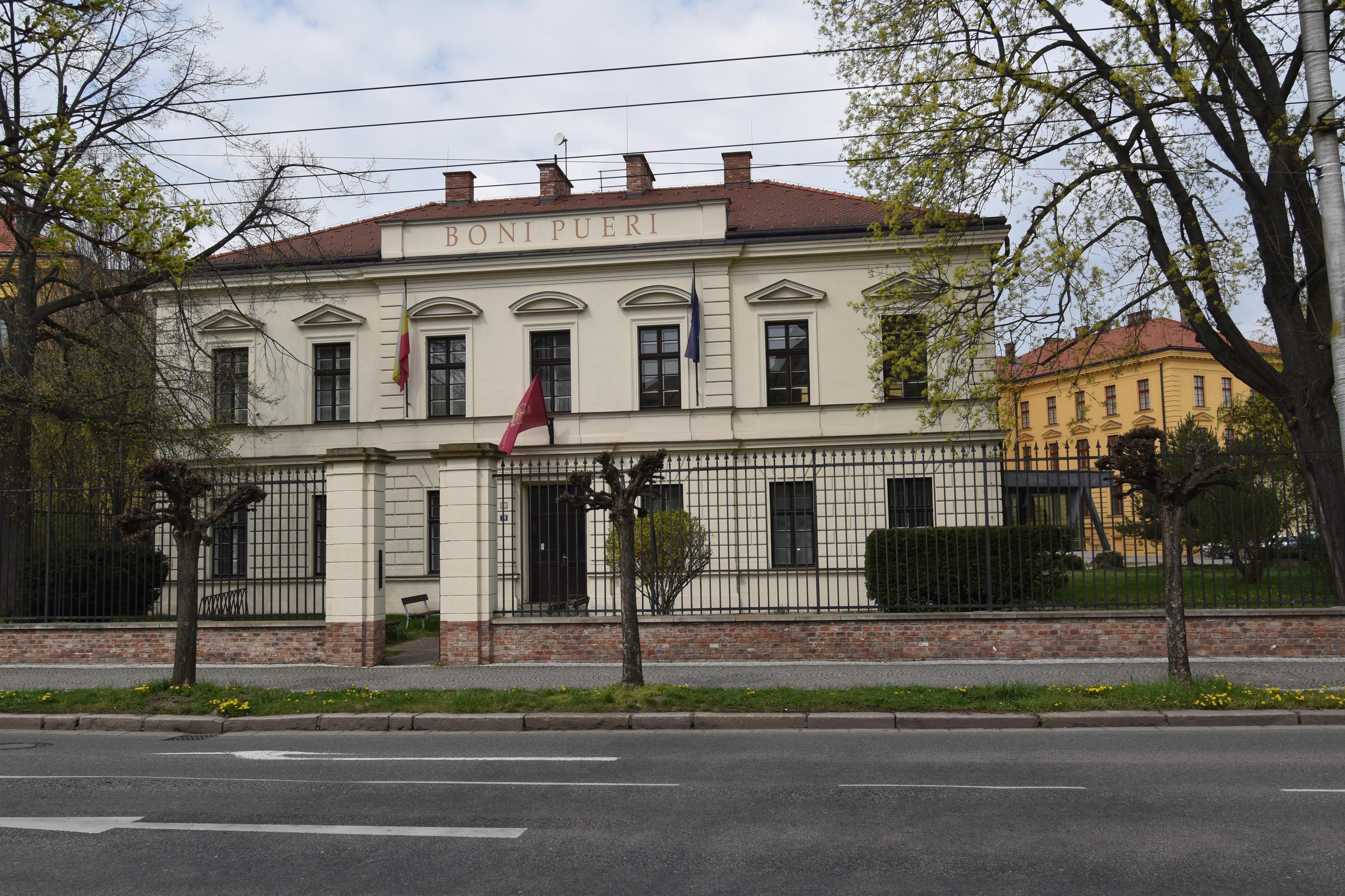 BONI PUERI - základní umělecká škola, Hradec Králové