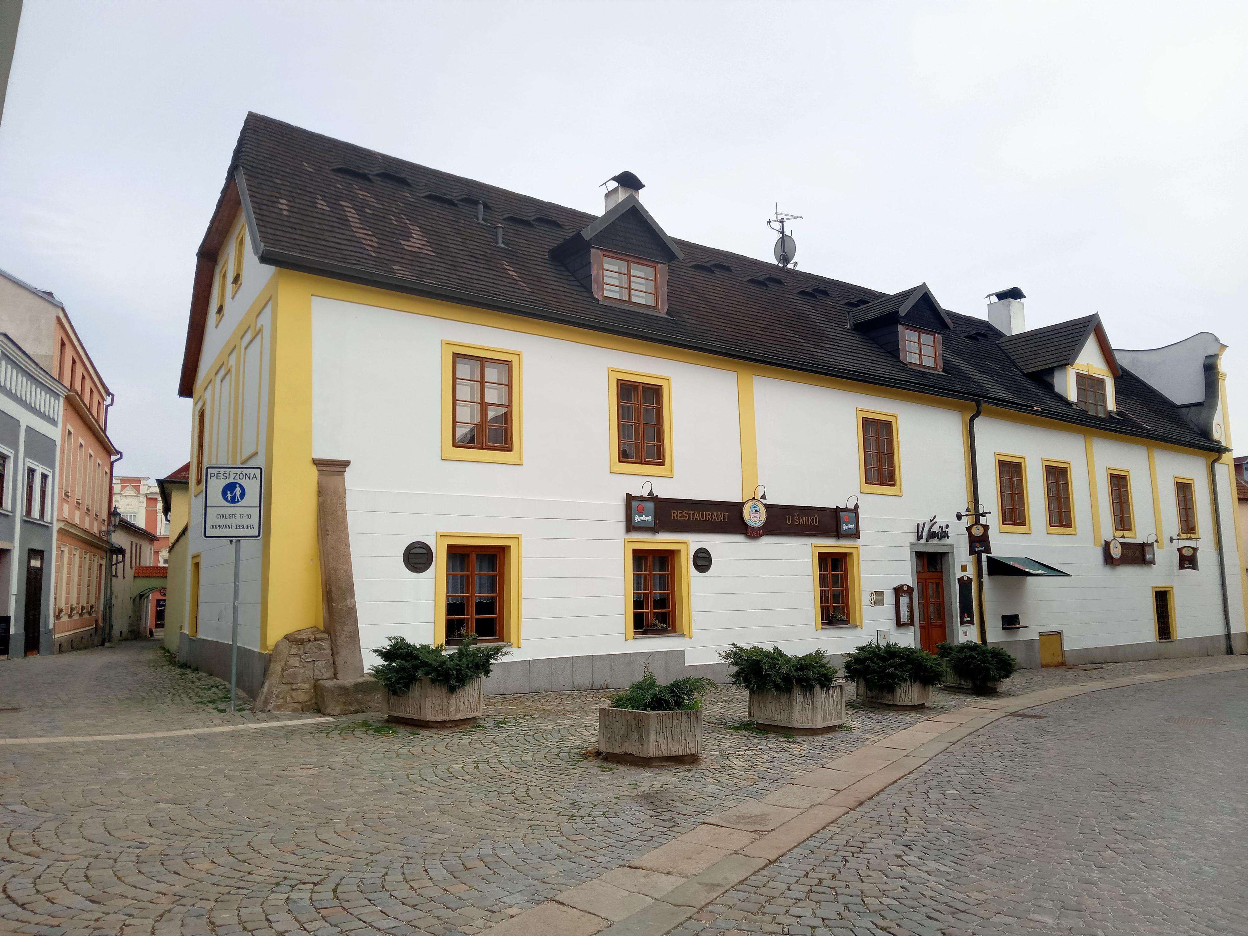 Švejkovský restaurant U Šmiků foto 2