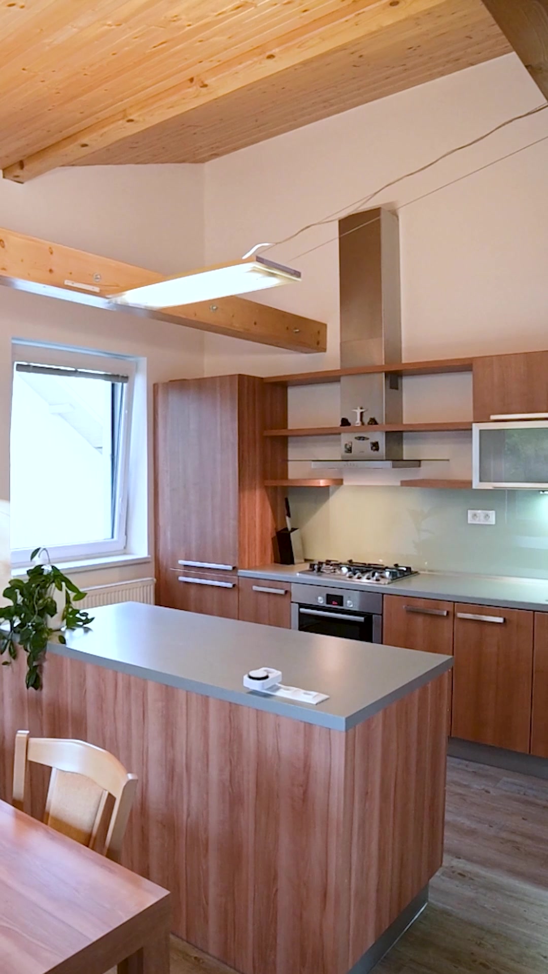 Alex Svoboda - Spolehlivé realitní služby foto 2 (náhled videa)