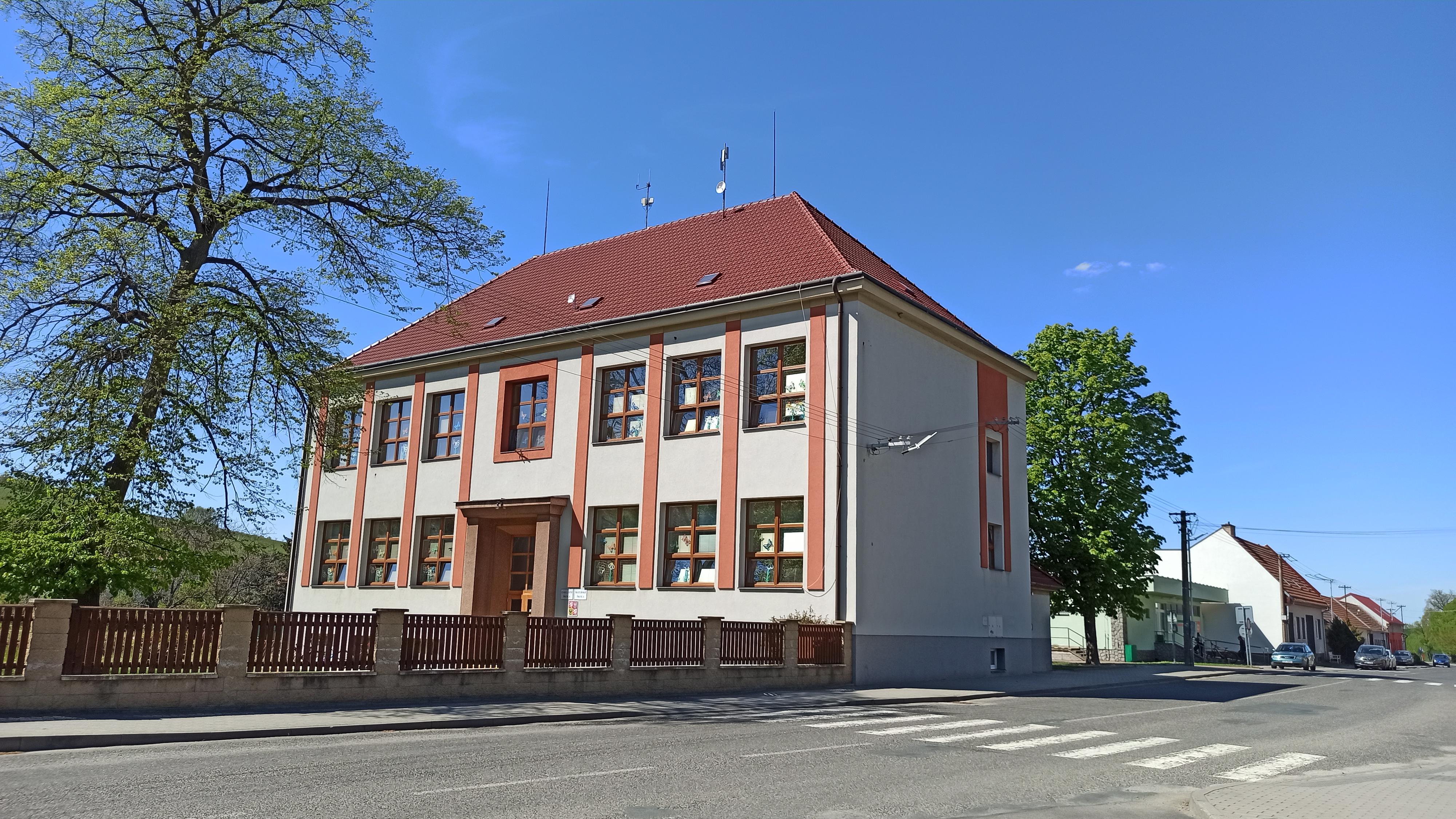 Základní škola Radějov foto 2