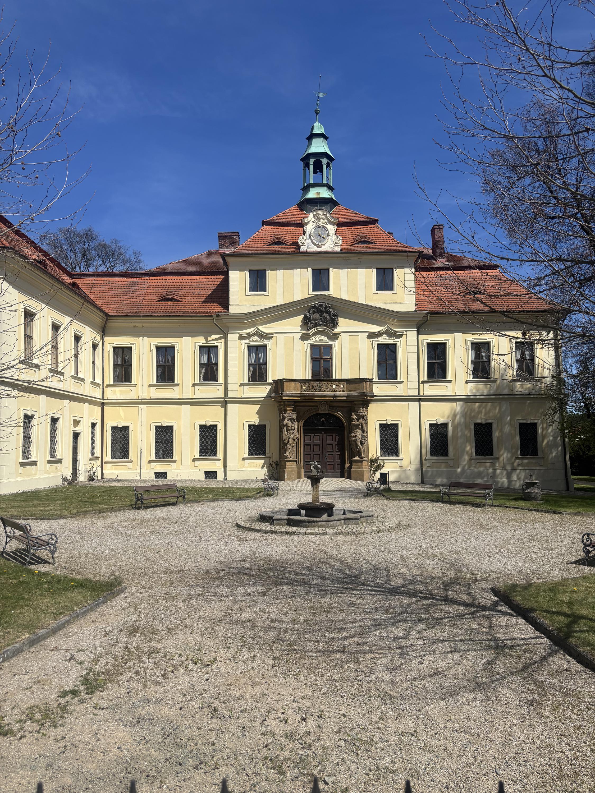 Zámek Mirošov foto 4