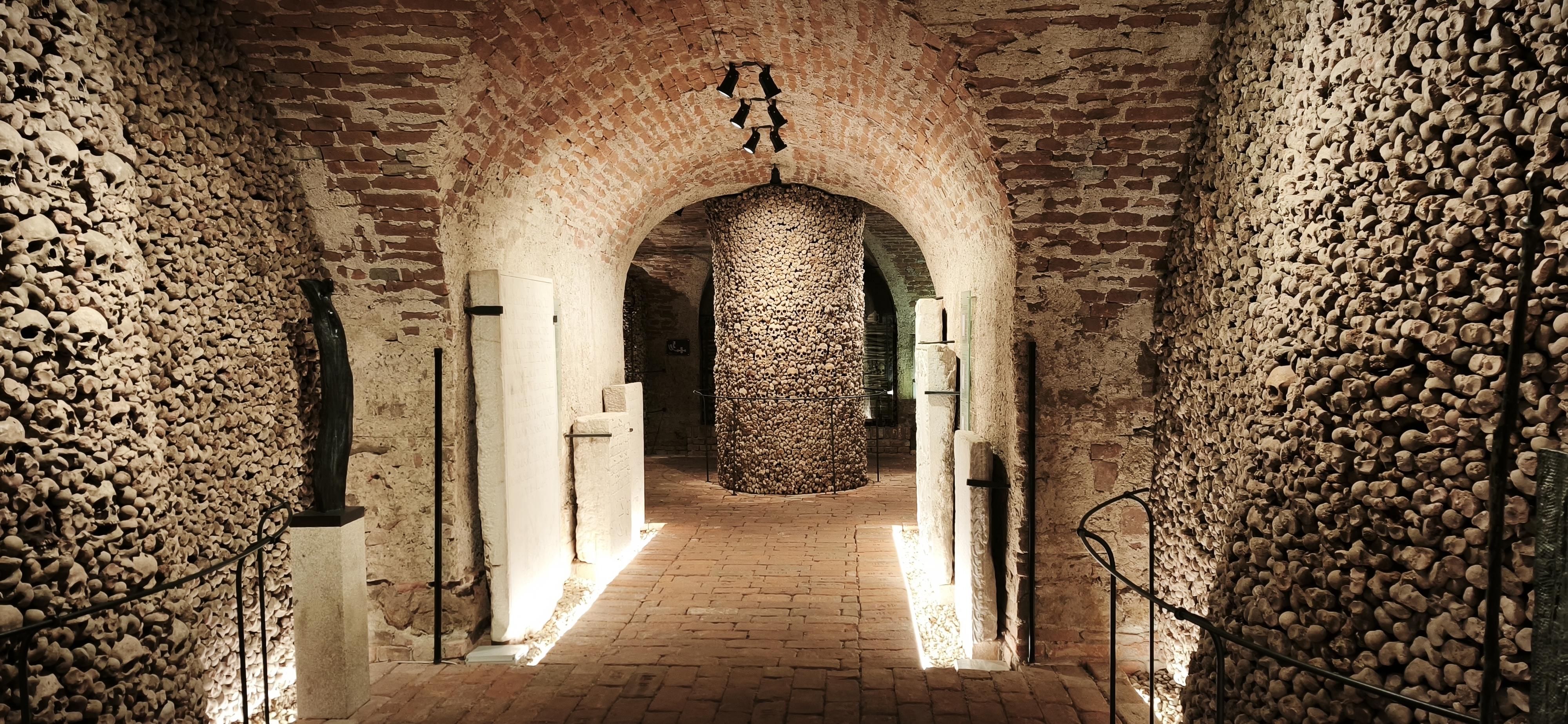 Kostnice u sv. Jakuba foto 5