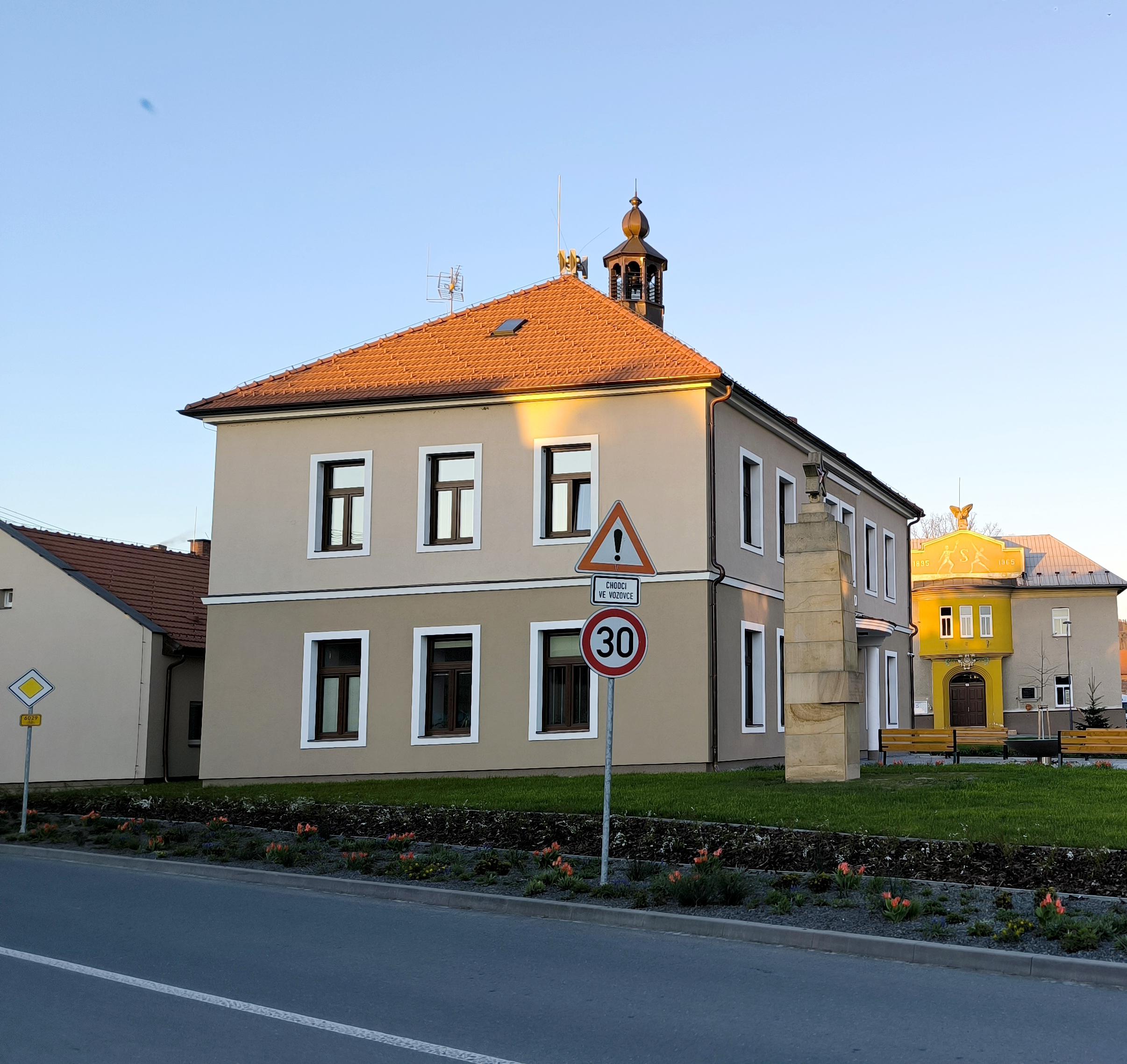 Bělkovice - Lašťany - obecní úřad foto 2