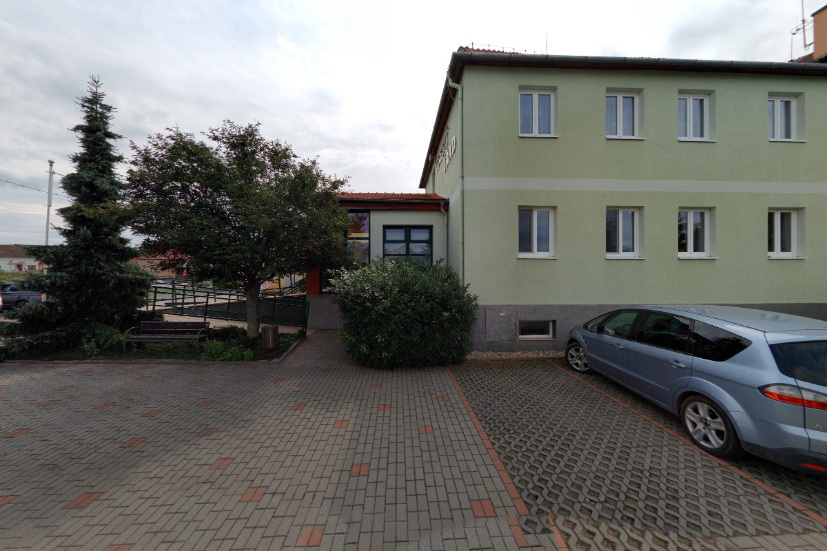 Hrádek - obecní úřad foto 5