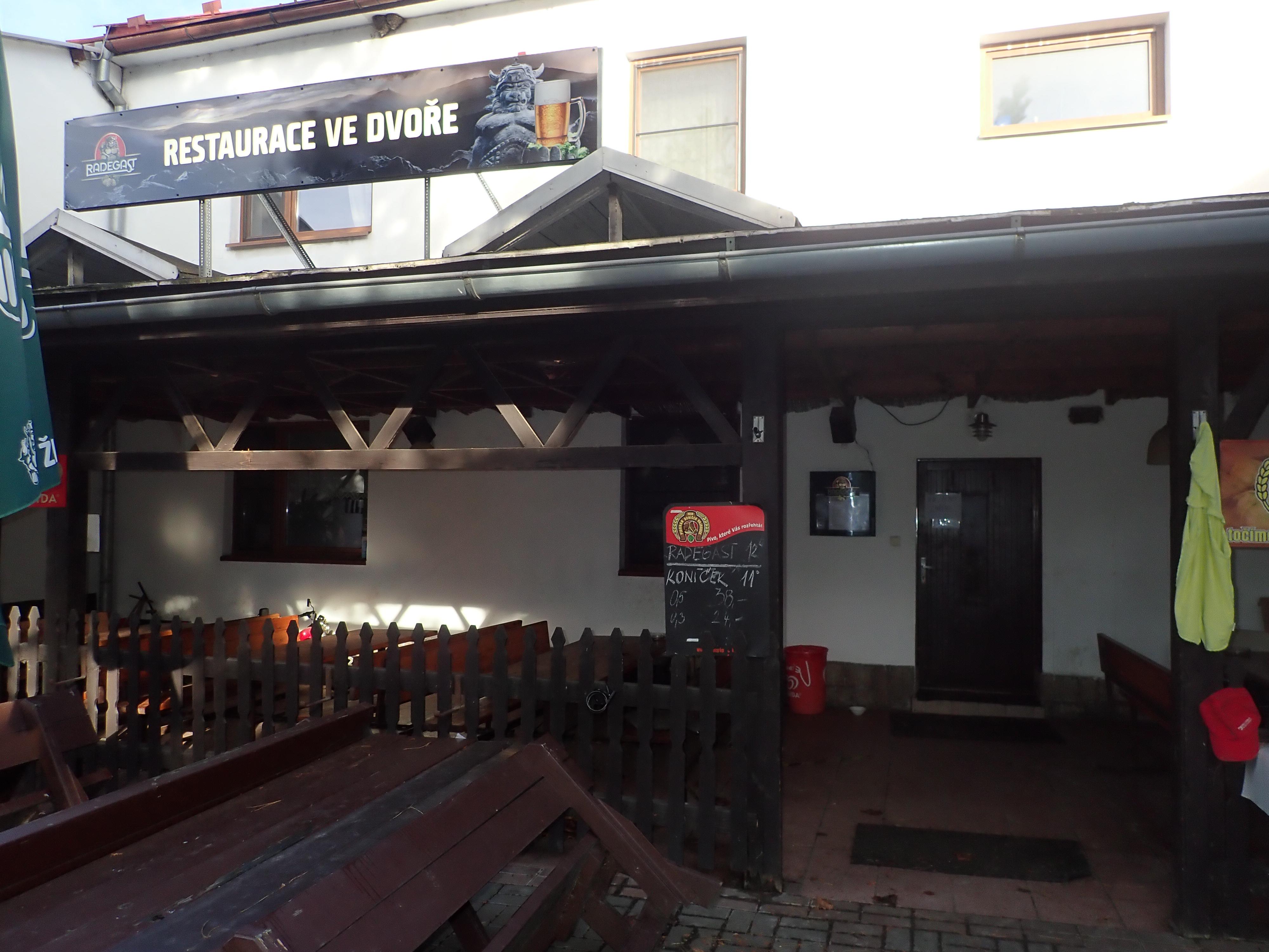 Restaurace Ve Dvoře foto 4