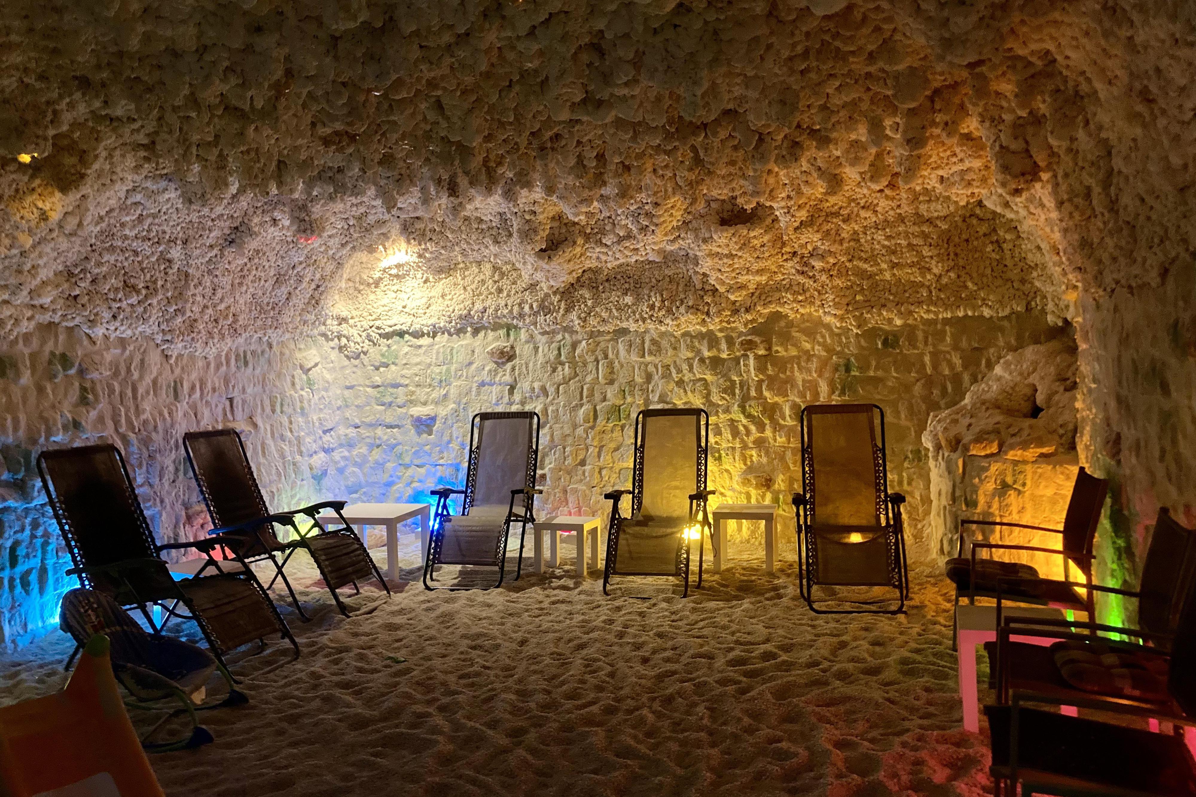 SALT CAVE & coffee bar