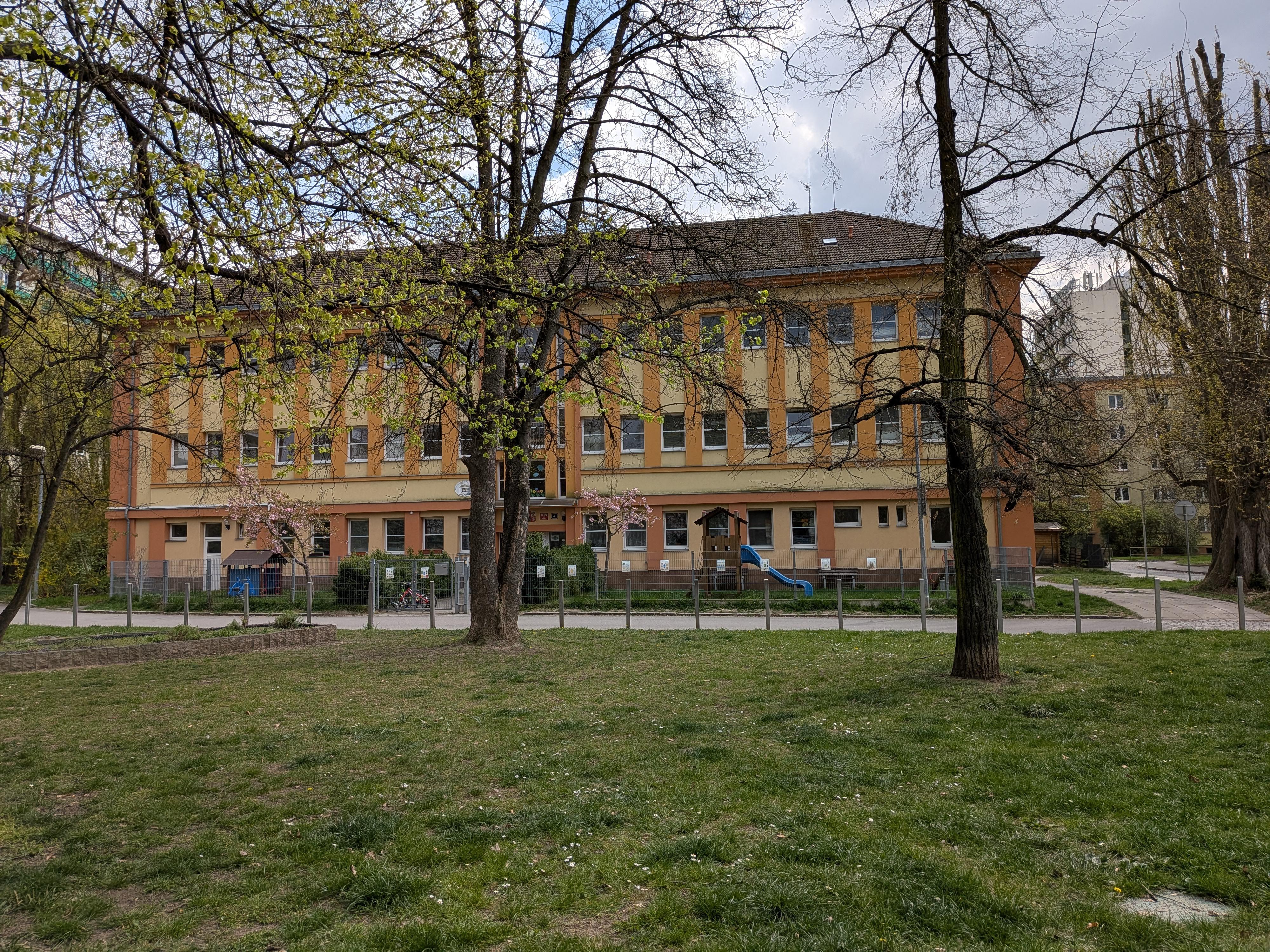 Mateřská škola Matěchova, Praha 4, Halasova 1069 foto 2