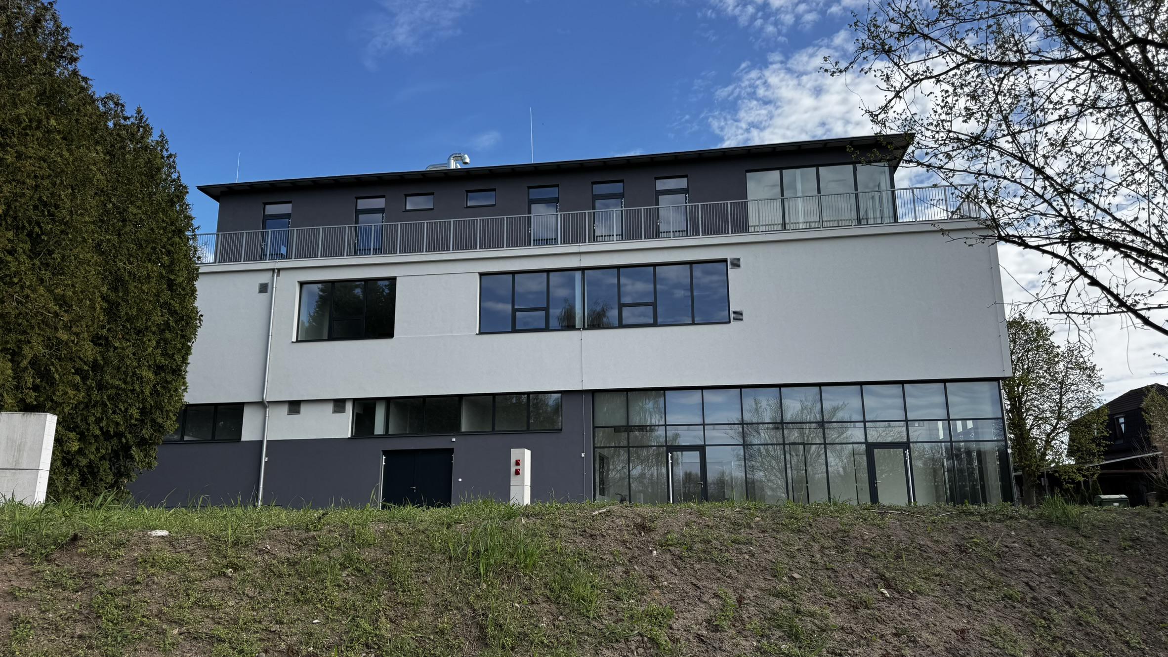 ZŠ a MŠ Hradec Králové, Lhotecká foto 2
