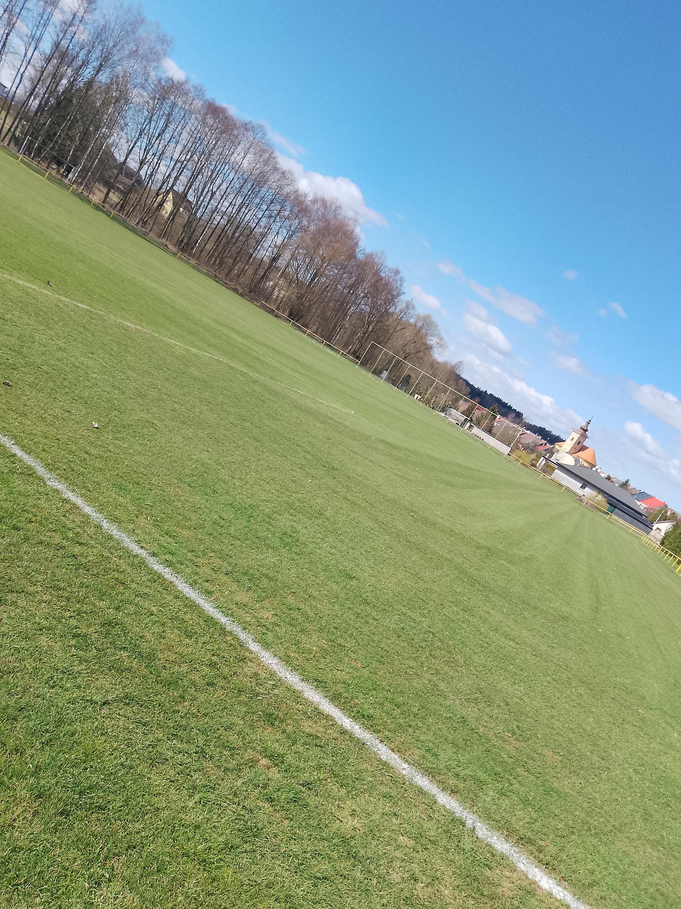 Fotbalové hřiště Bílá Třemešná foto 2