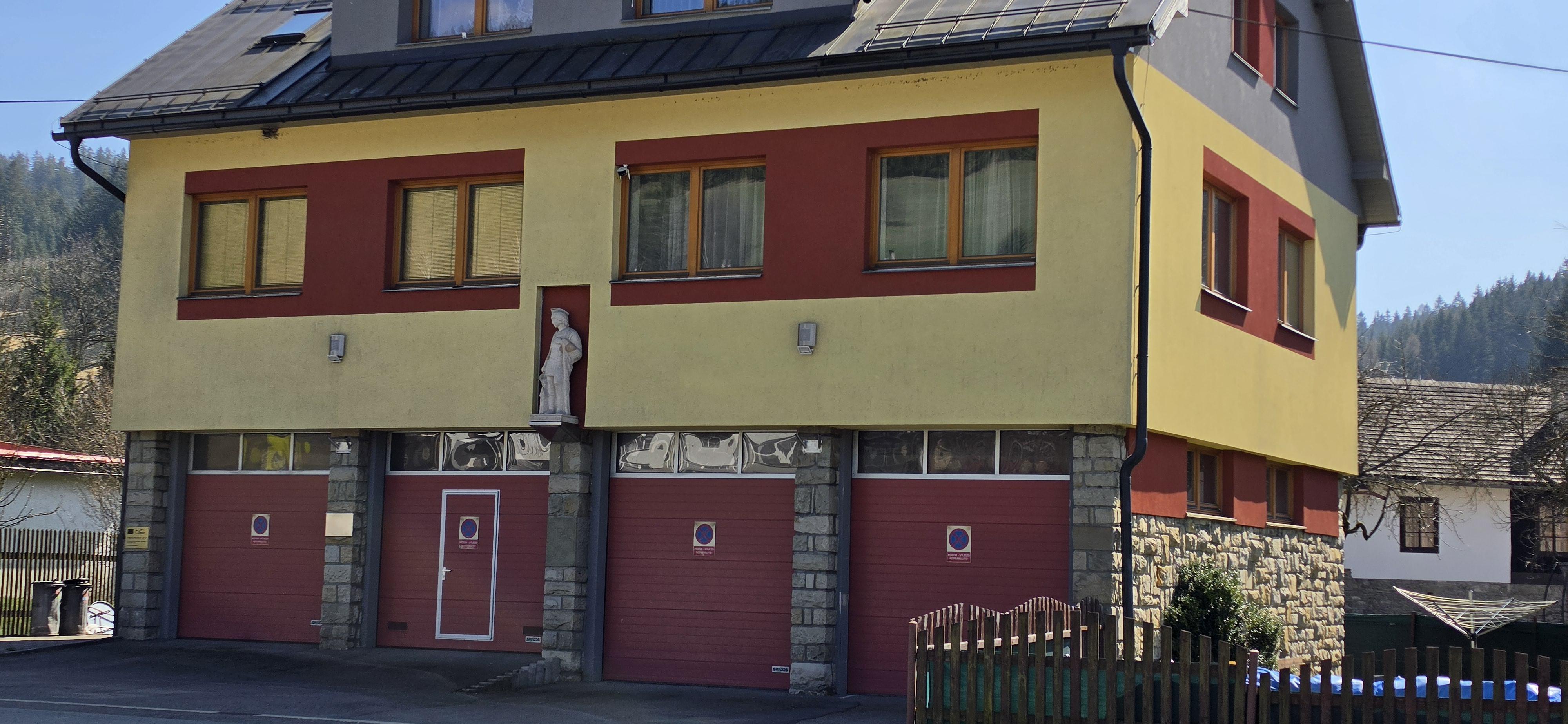 SDH Velké Karlovice U kostela foto 2